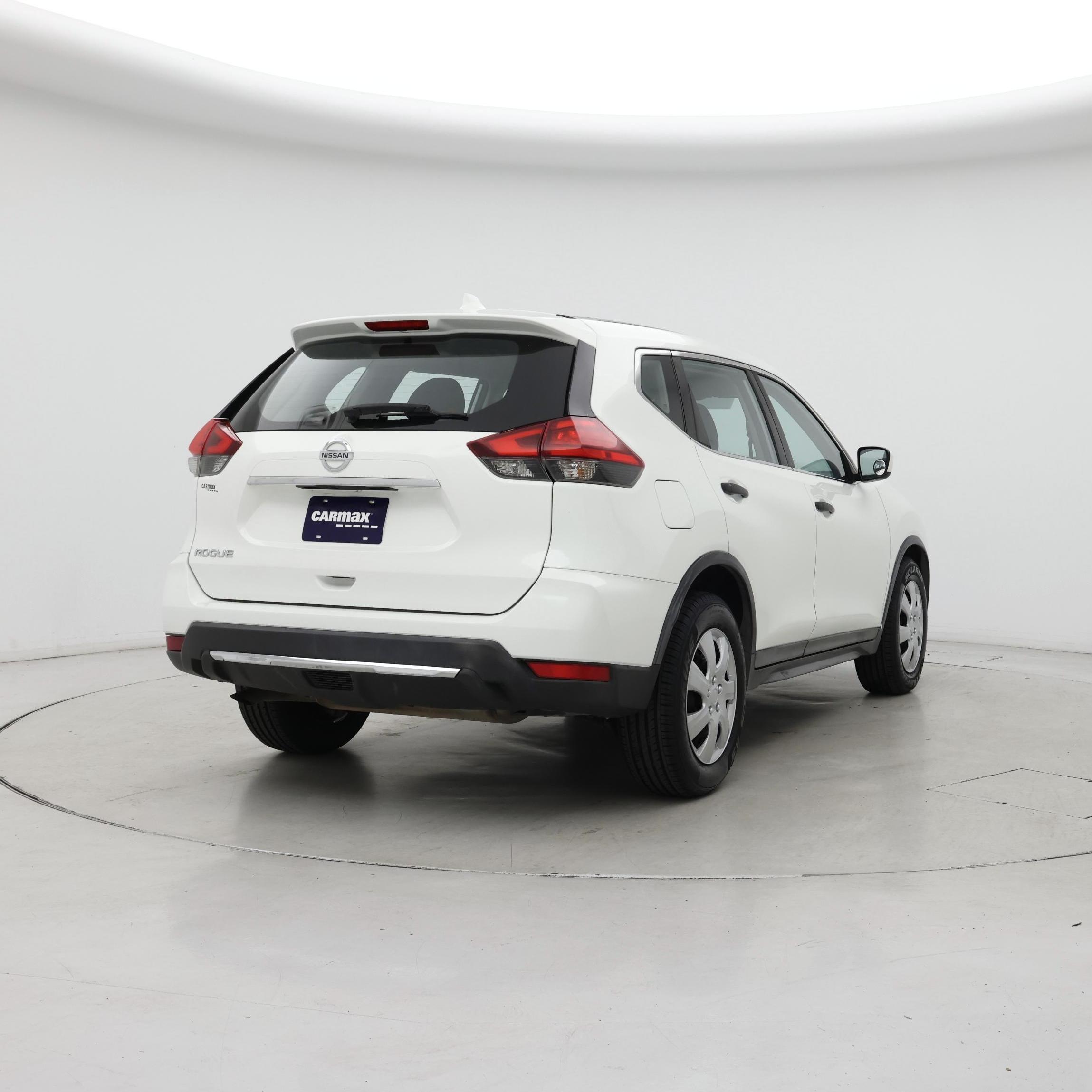 Thumbnail: 2017 Nissan Rogue - 8