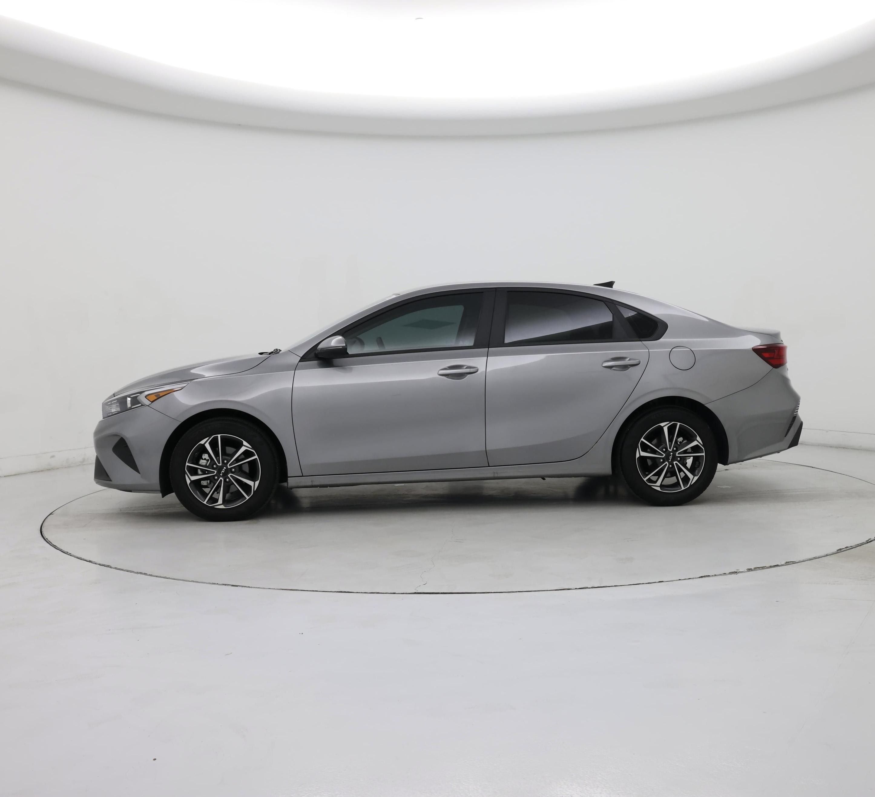 Thumbnail: 2024 Kia Forte - 3