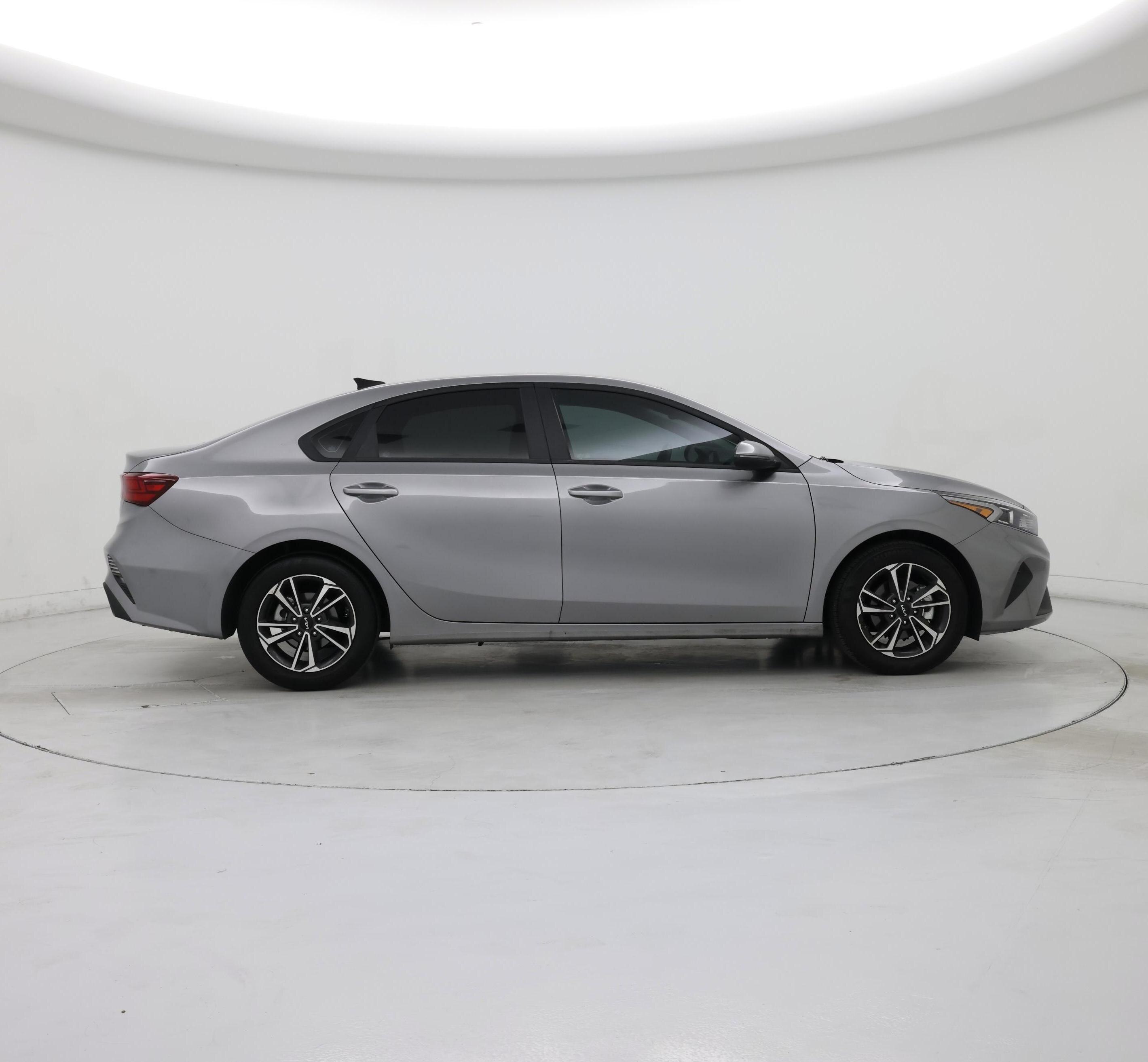 Thumbnail: 2024 Kia Forte - 7