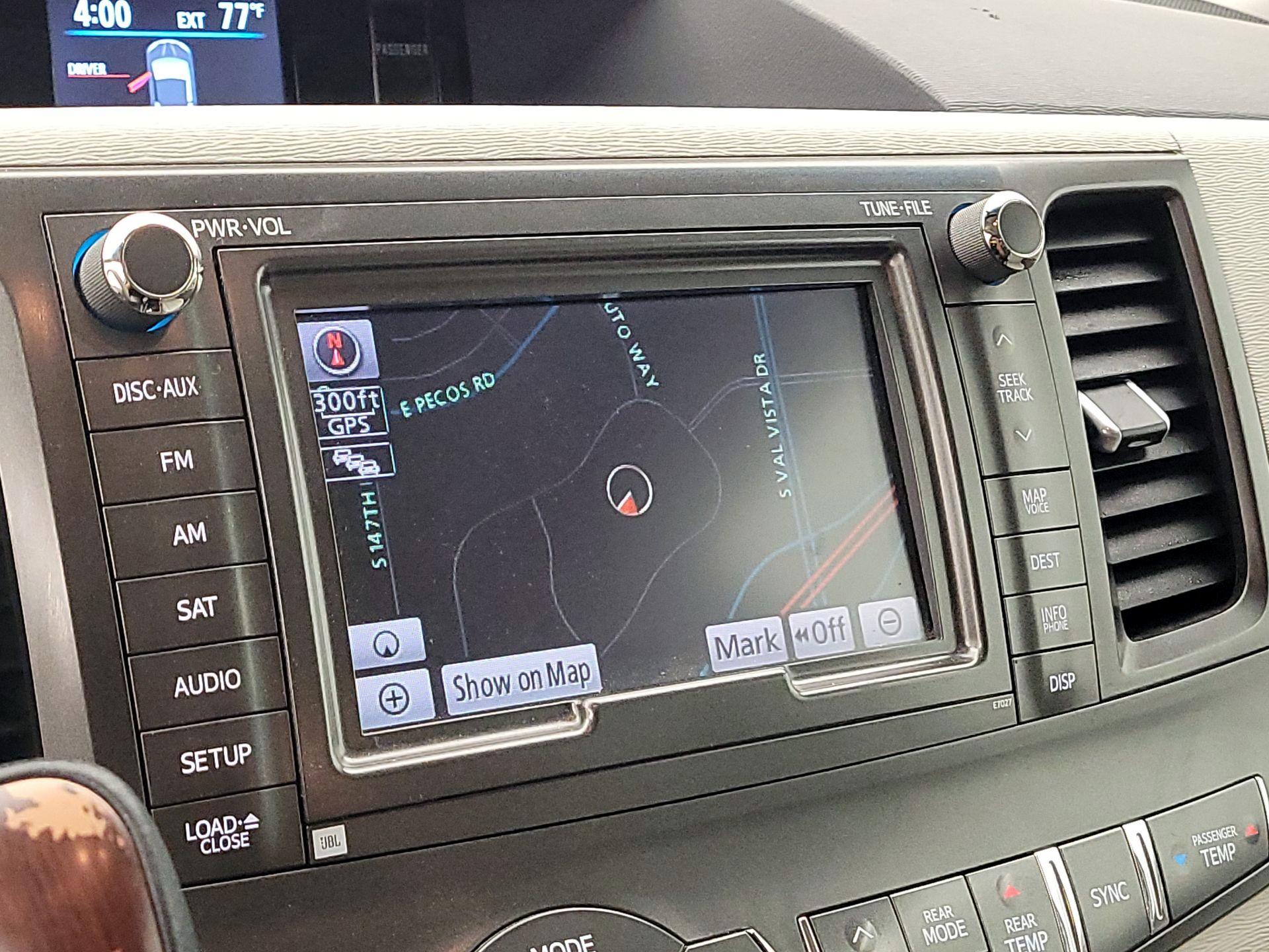 Thumbnail: 2014 Toyota Sienna - 14