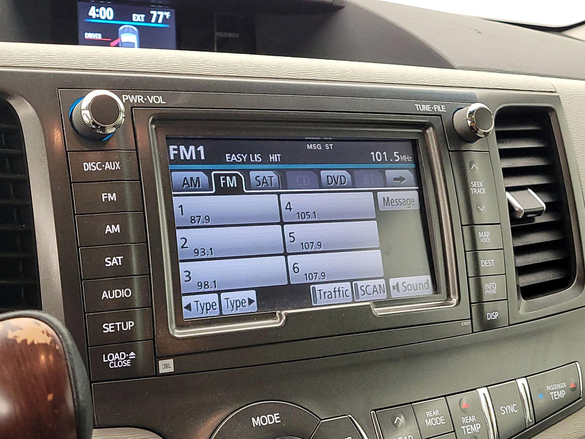 Thumbnail: 2014 Toyota Sienna - 16