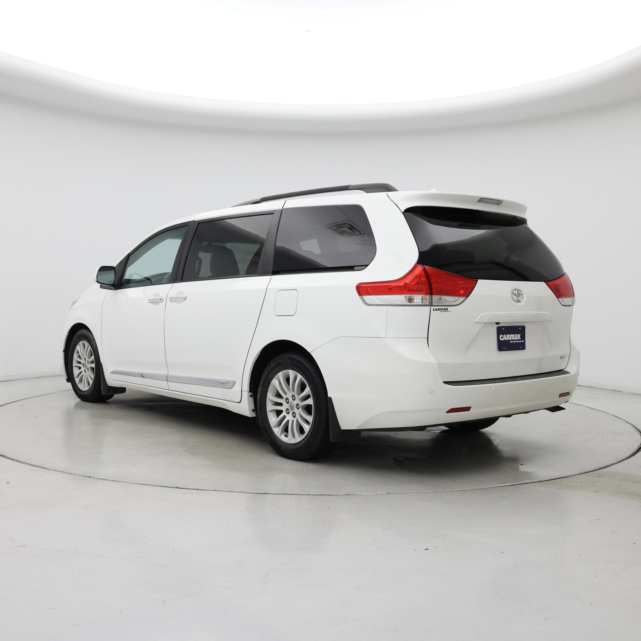 Thumbnail: 2014 Toyota Sienna - 2