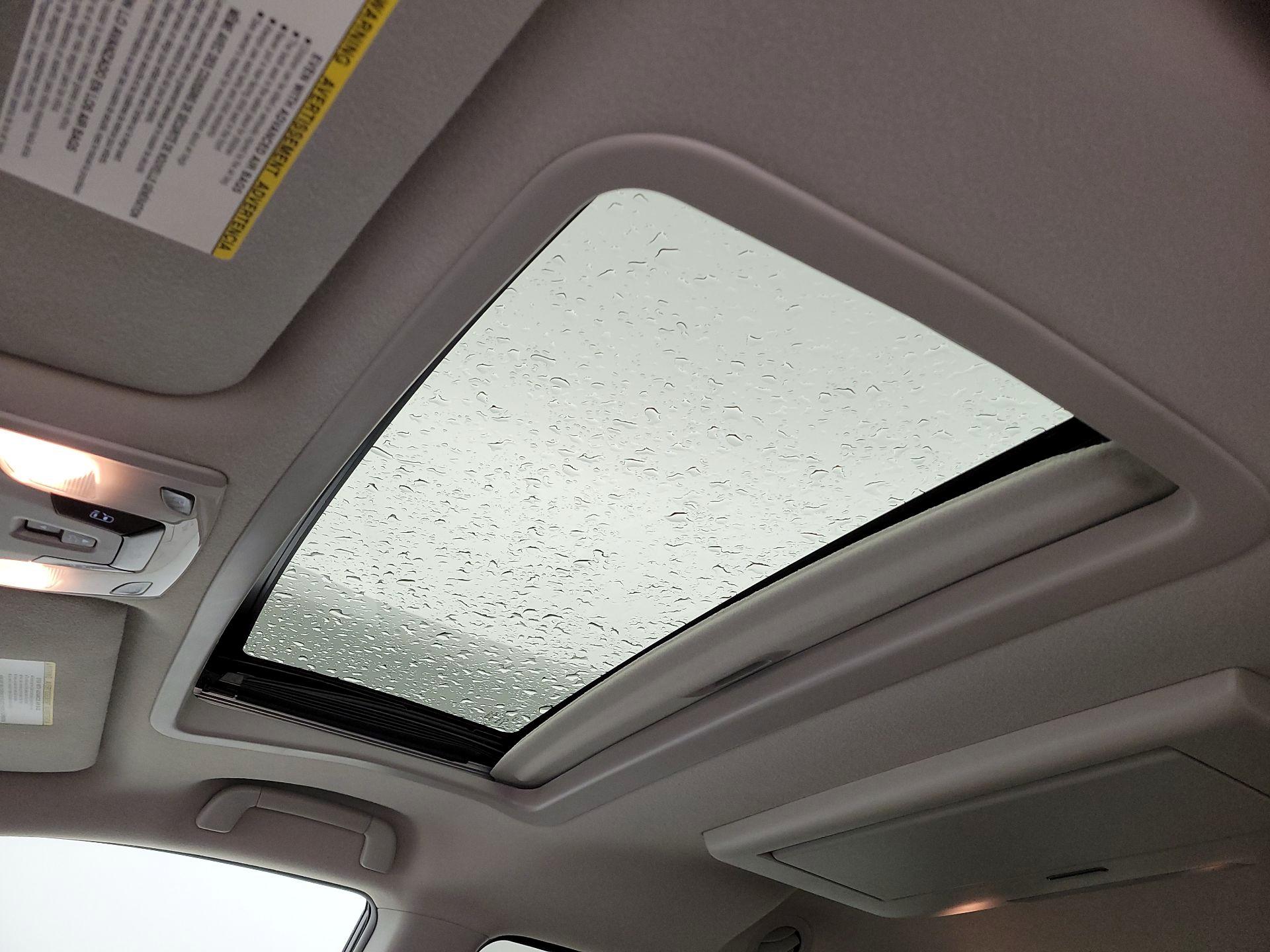 Thumbnail: 2014 Toyota Sienna - 19