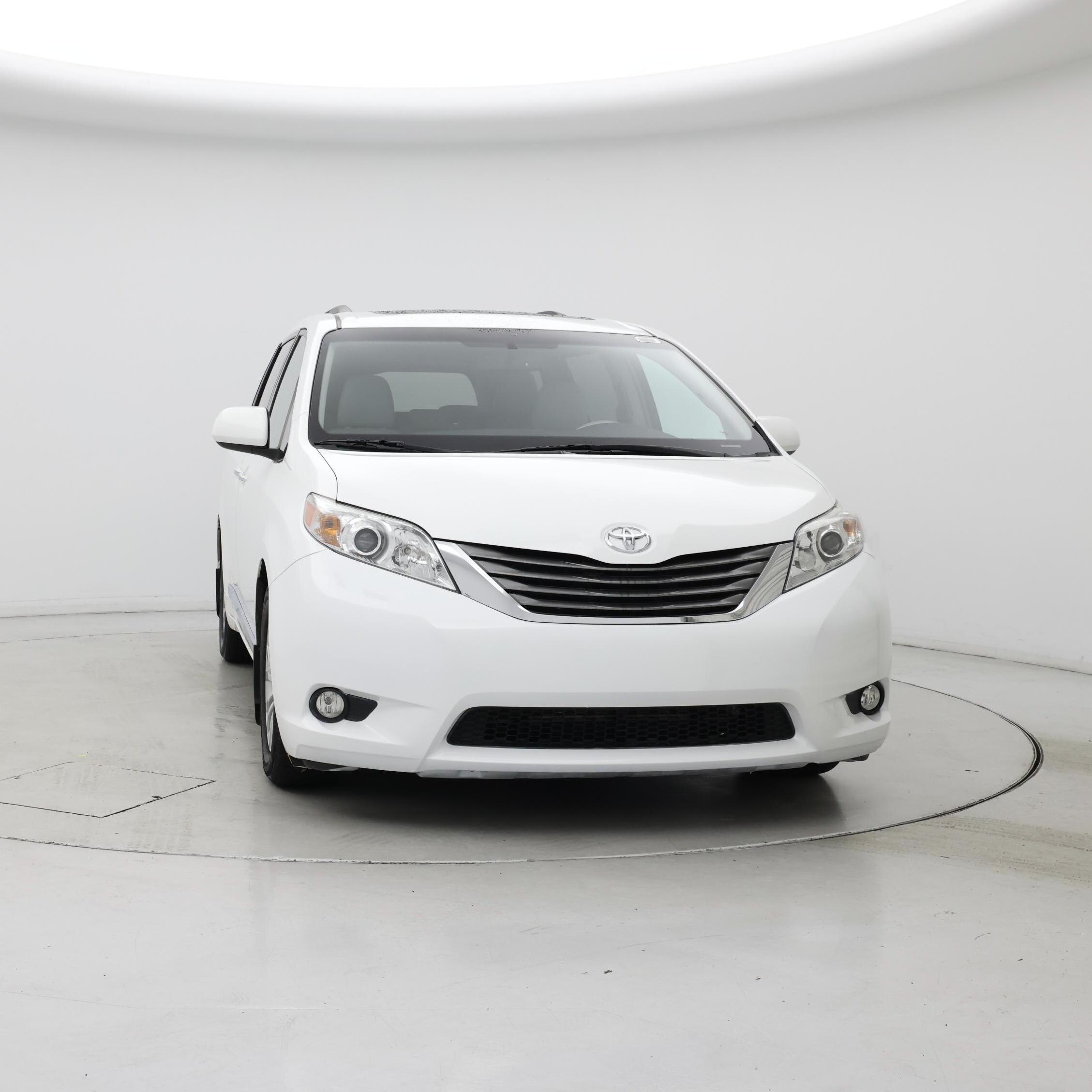 Thumbnail: 2014 Toyota Sienna - 5