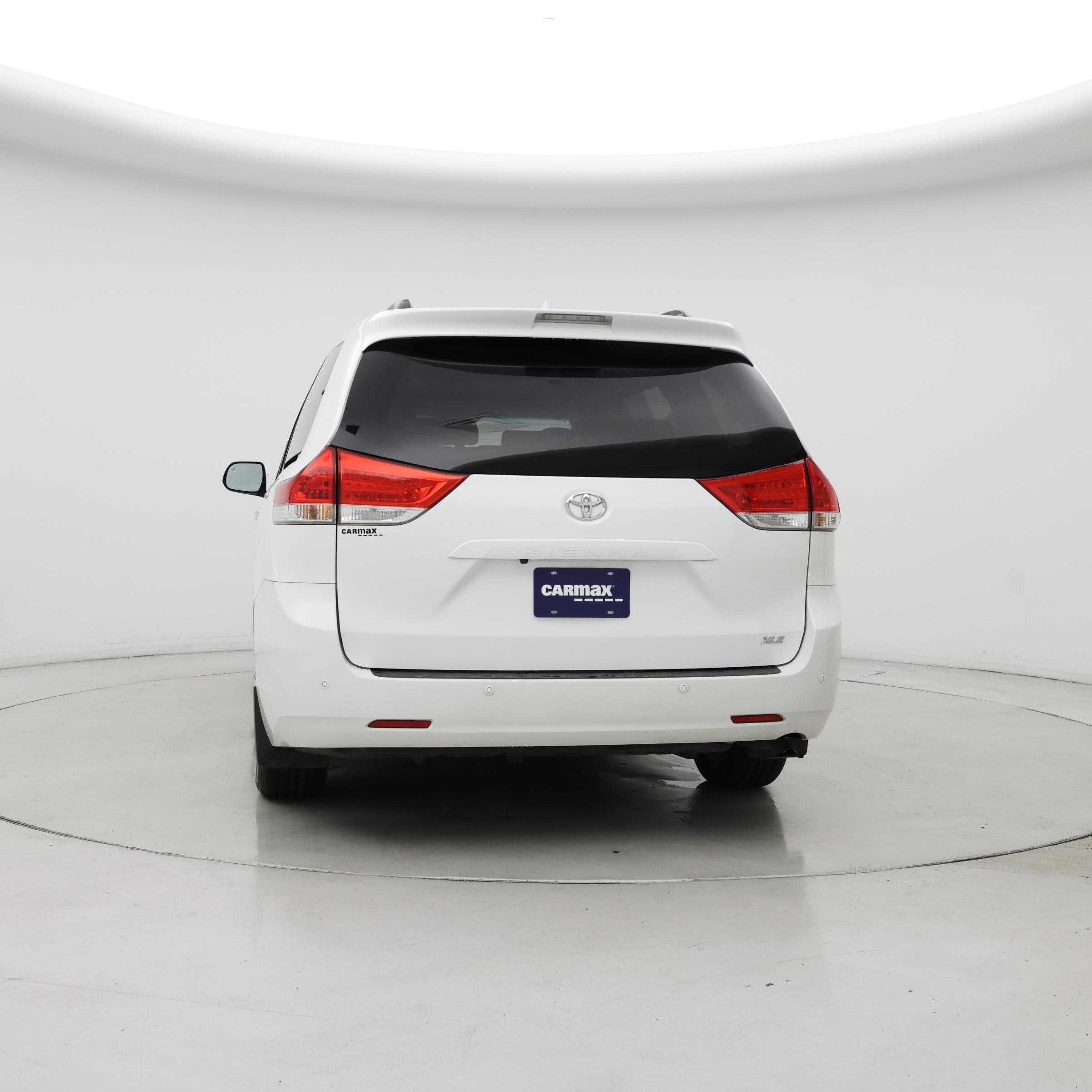 Thumbnail: 2014 Toyota Sienna - 6