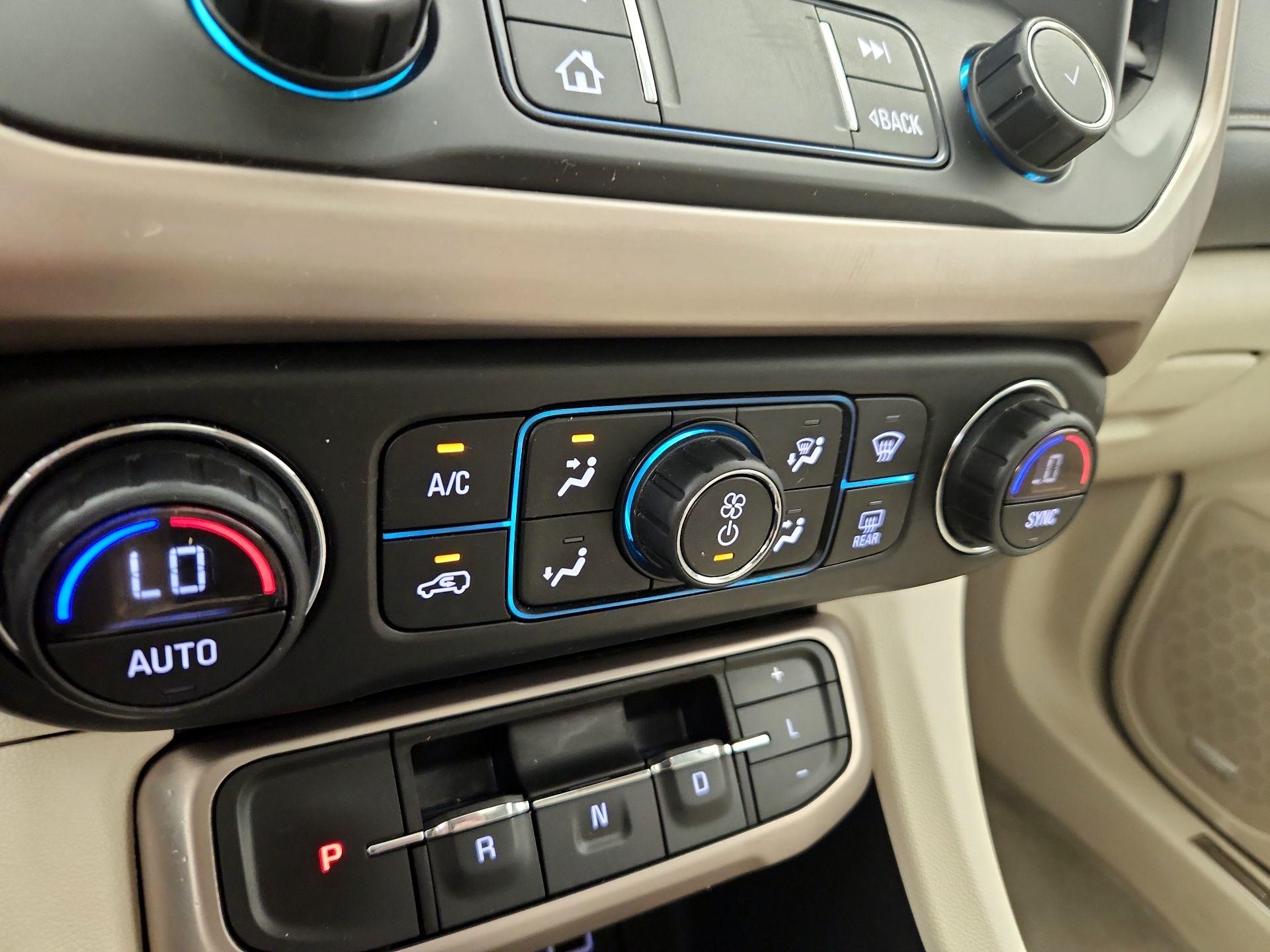 Thumbnail: 2020 GMC Acadia - 17