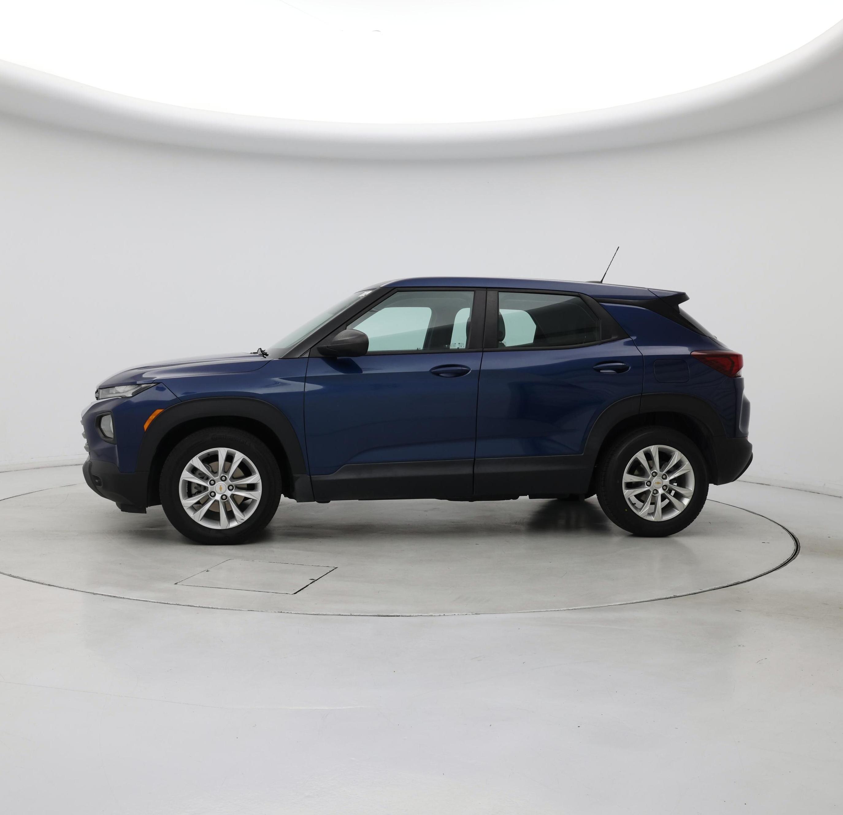 Thumbnail: 2021 Chevrolet TrailBlazer - 3
