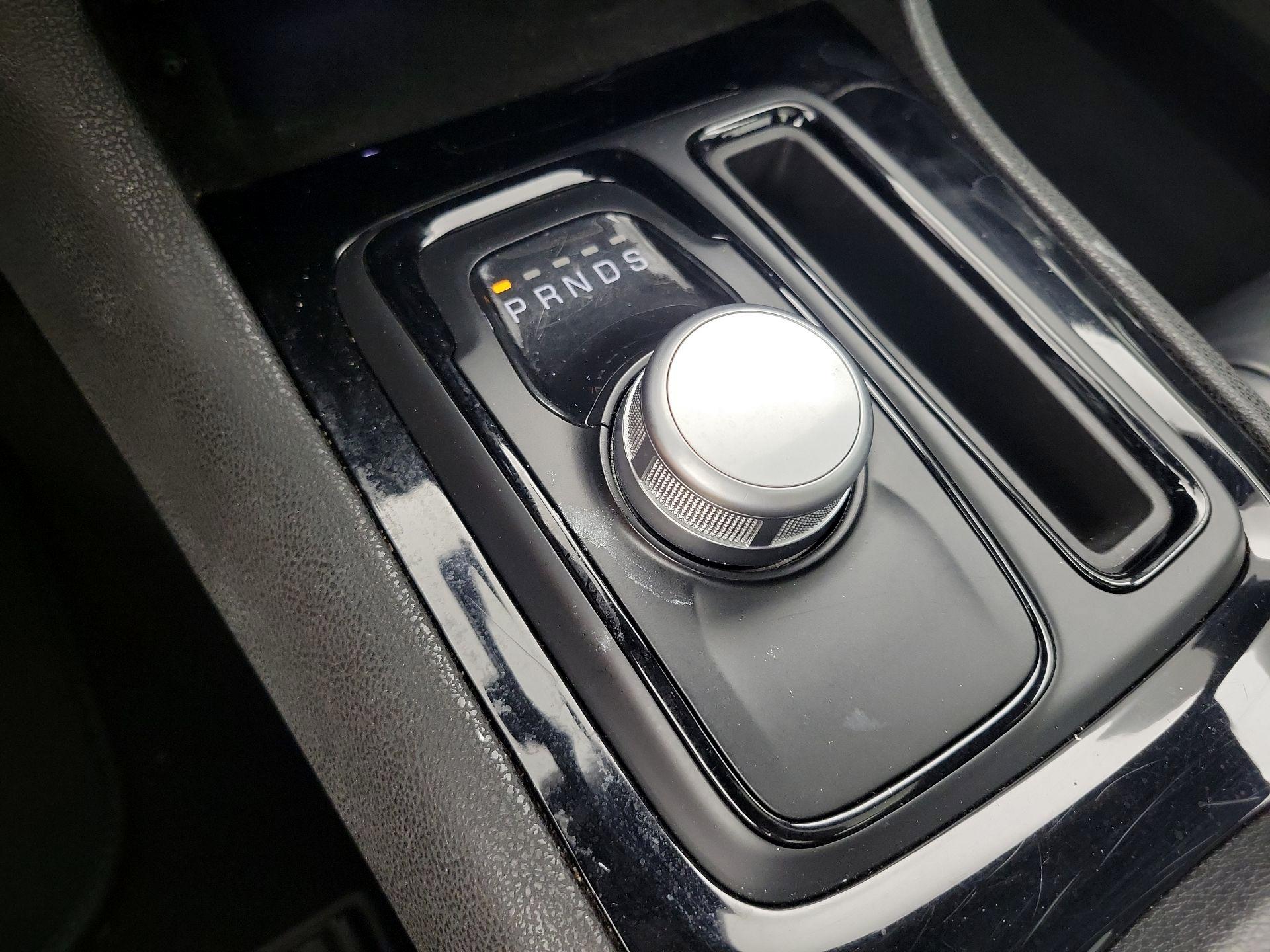 Thumbnail: 2022 Chrysler 300 - 16