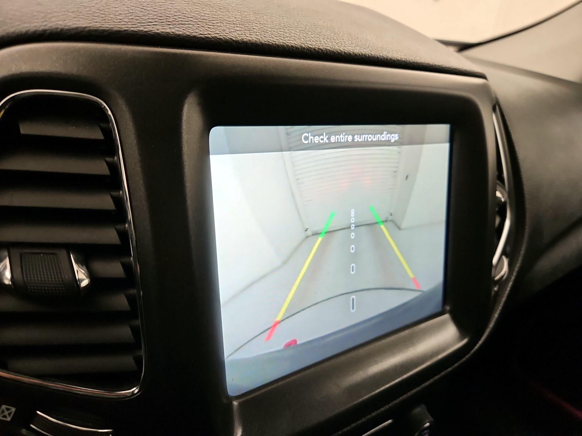 Thumbnail: 2020 Jeep Compass - 14