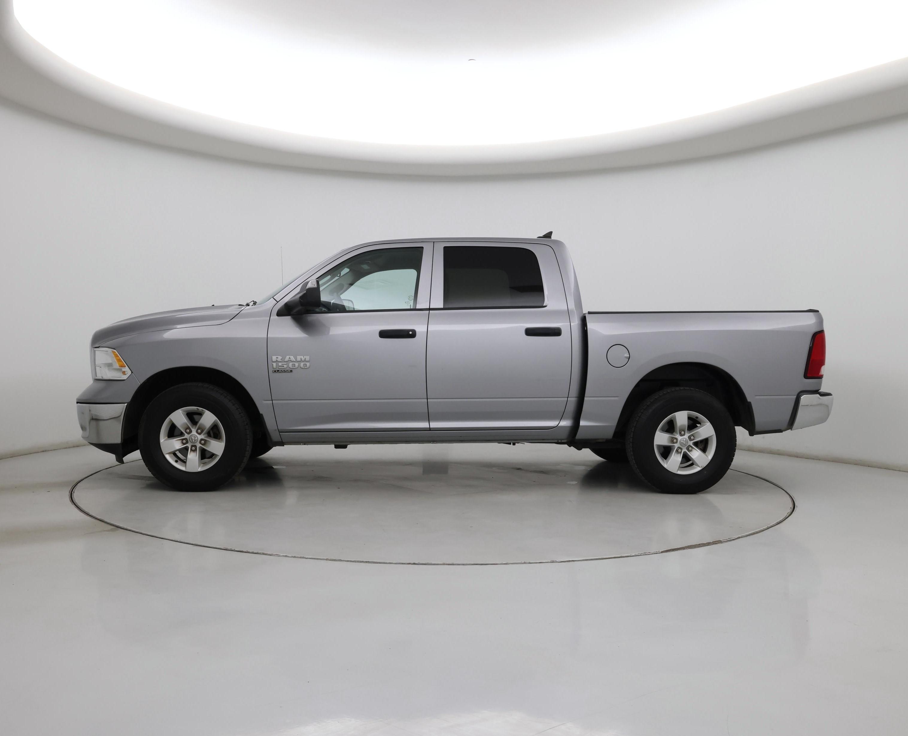 Thumbnail: 2022 RAM 1500 Classic - 3