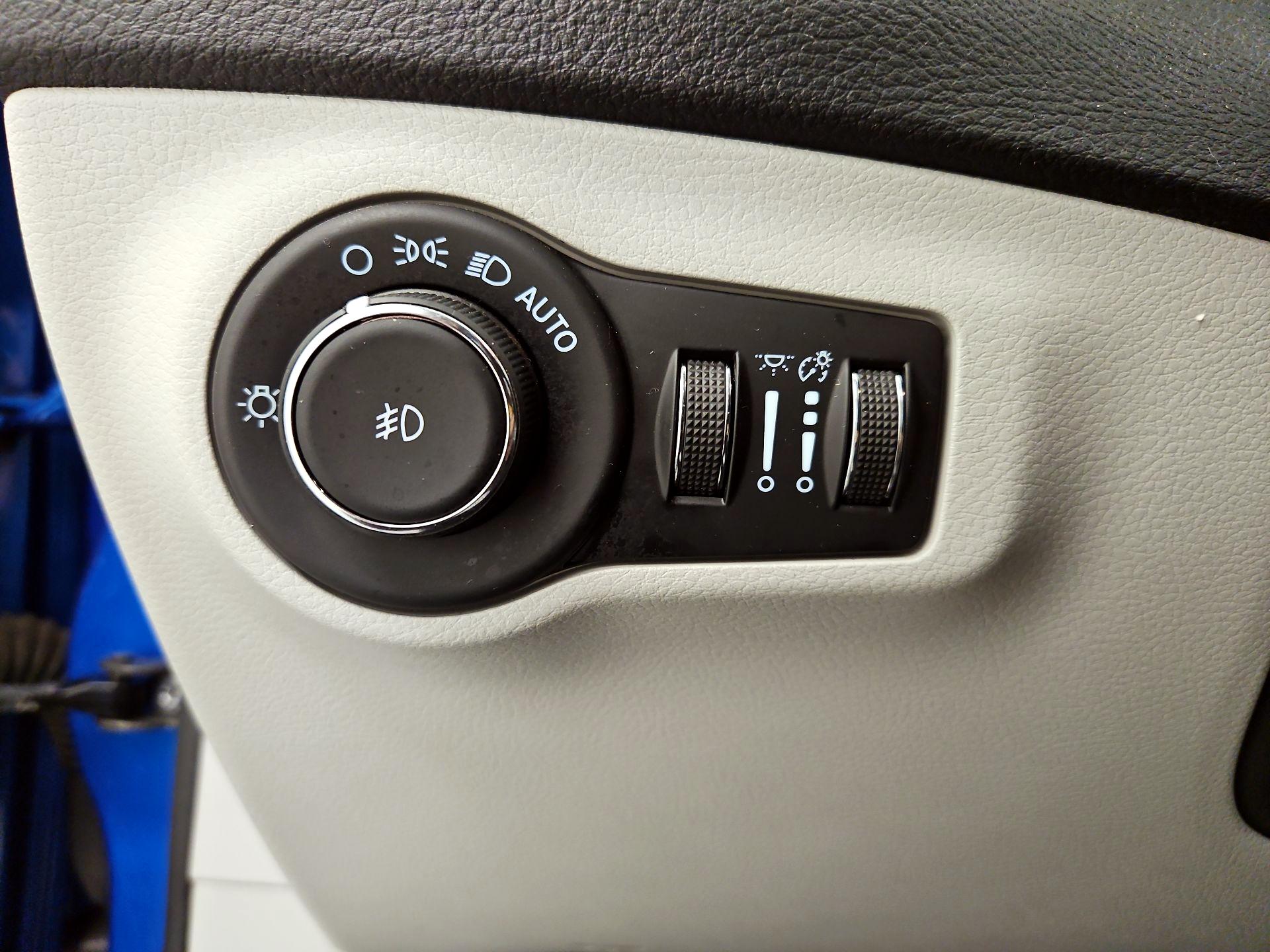 Thumbnail: 2021 Jeep Compass - 13