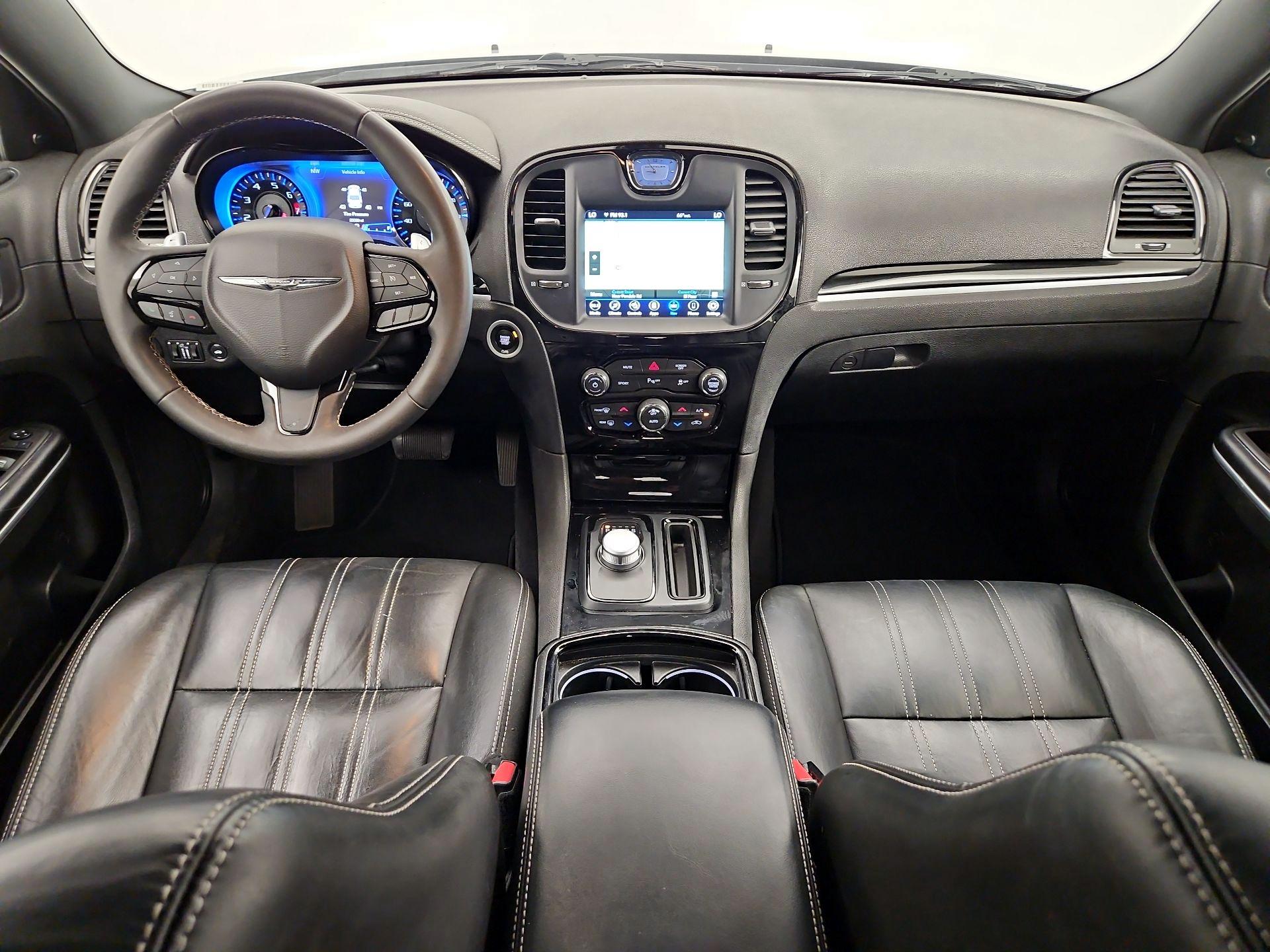 Thumbnail: 2022 Chrysler 300 - 9