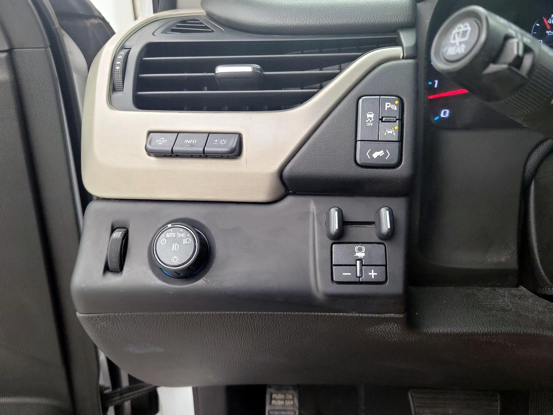 Thumbnail: 2019 GMC Yukon XL - 11