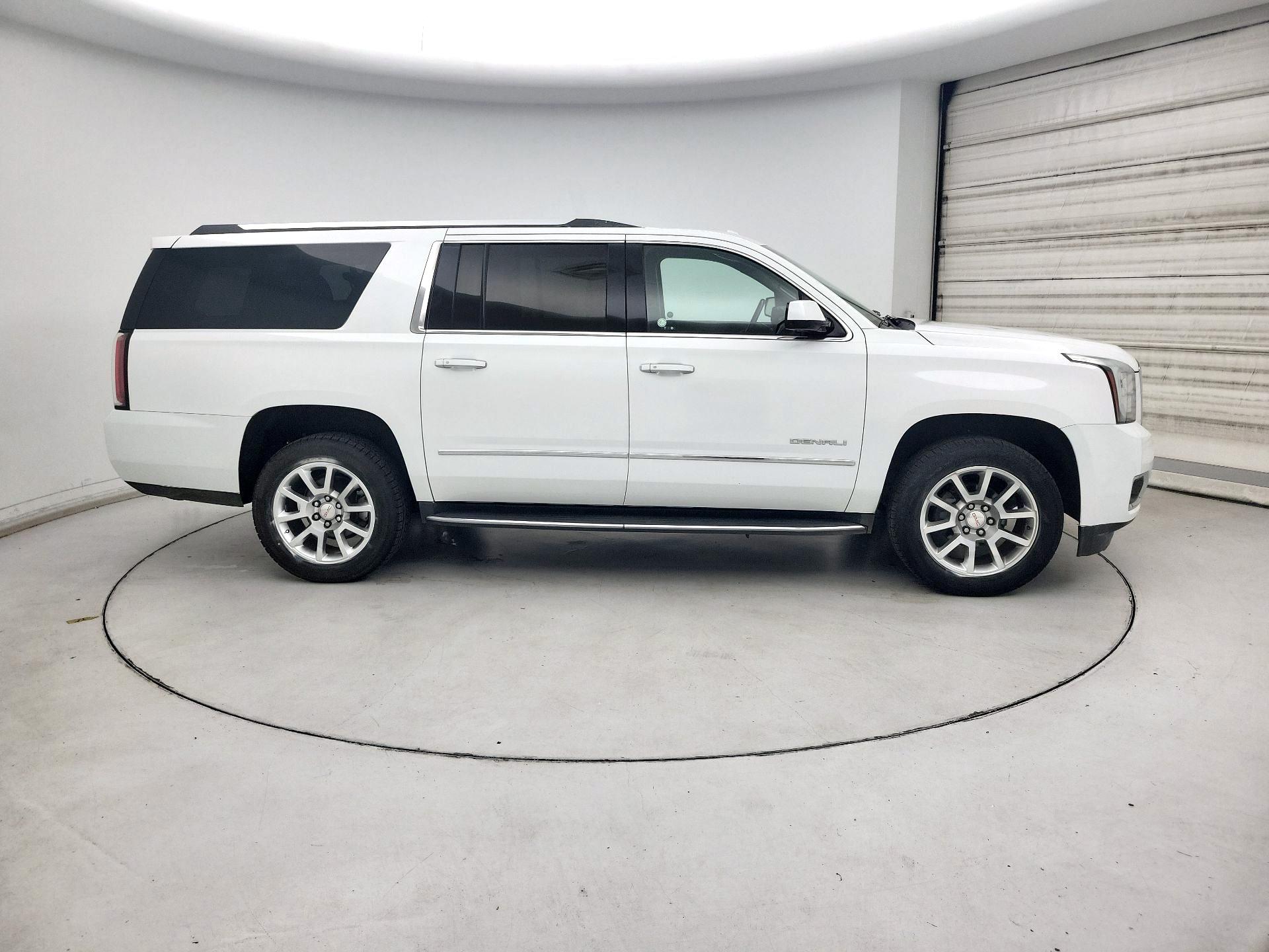 Thumbnail: 2019 GMC Yukon XL - 4