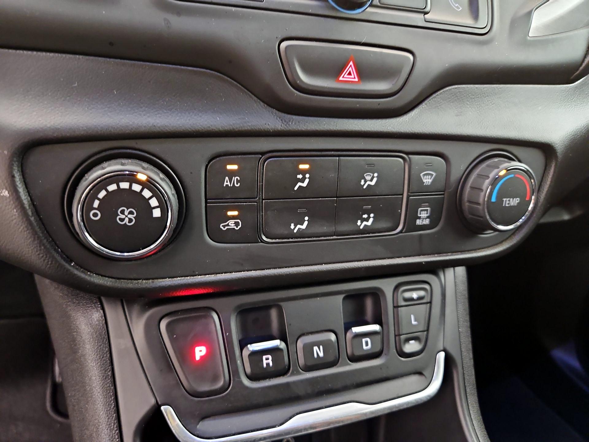 Thumbnail: 2019 GMC Terrain - 16
