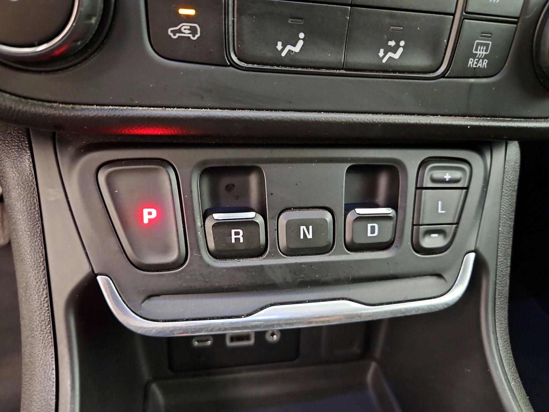 Thumbnail: 2019 GMC Terrain - 17
