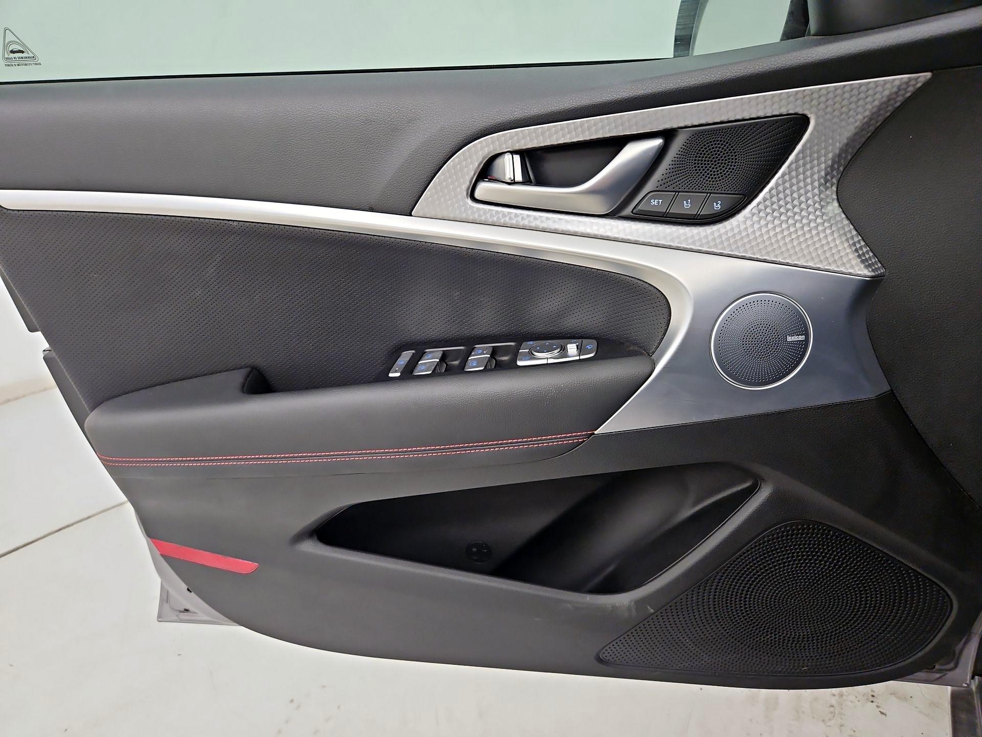 Thumbnail: 2023 Genesis G70 - 12