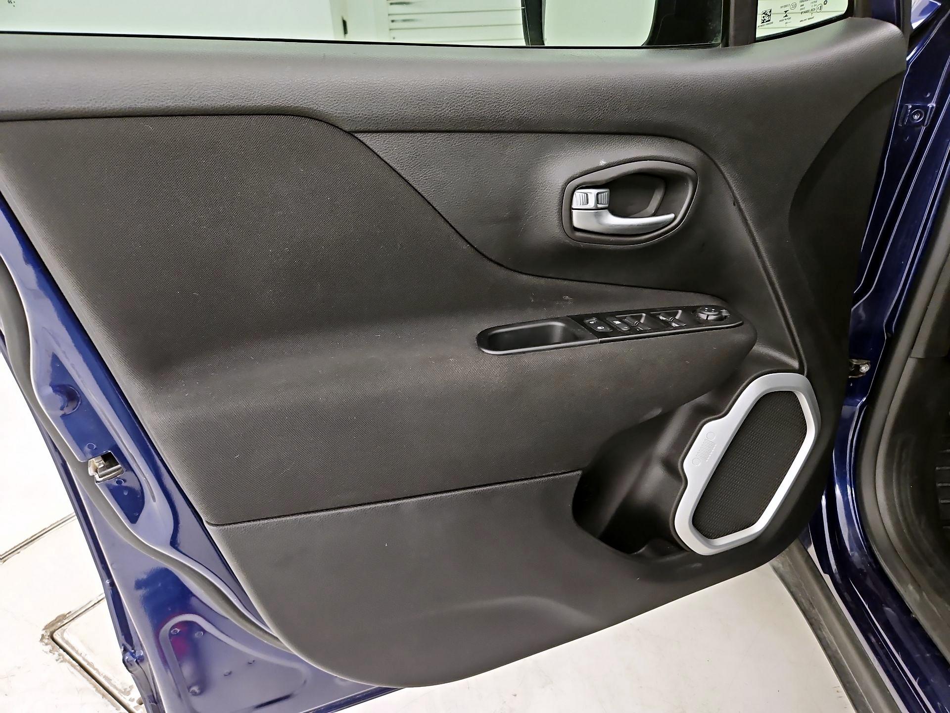 Thumbnail: 2020 Jeep Renegade - 12
