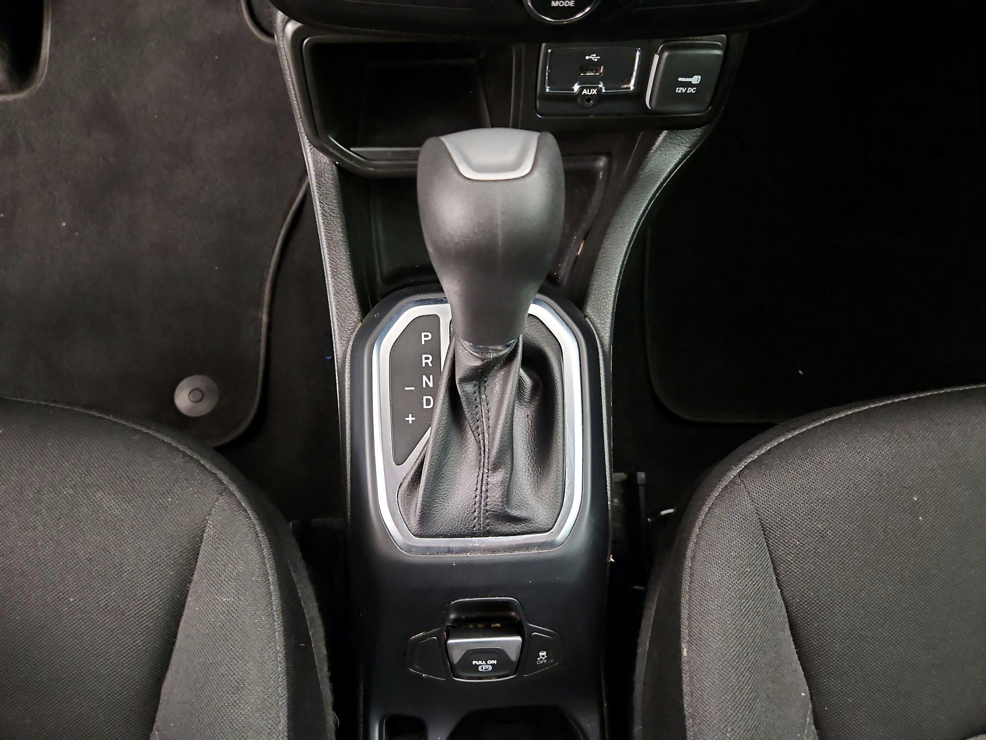 Thumbnail: 2020 Jeep Renegade - 17