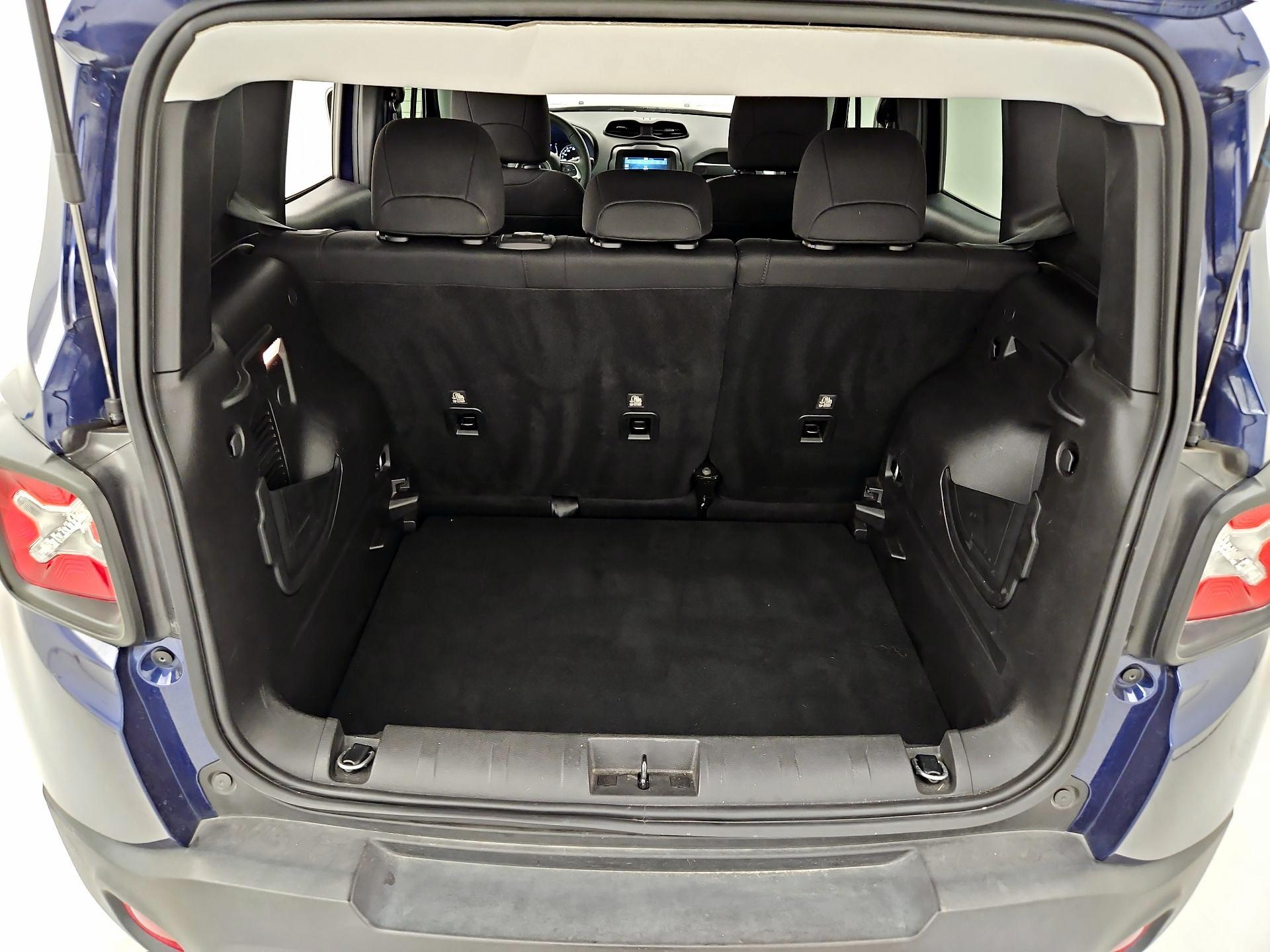 Thumbnail: 2020 Jeep Renegade - 20
