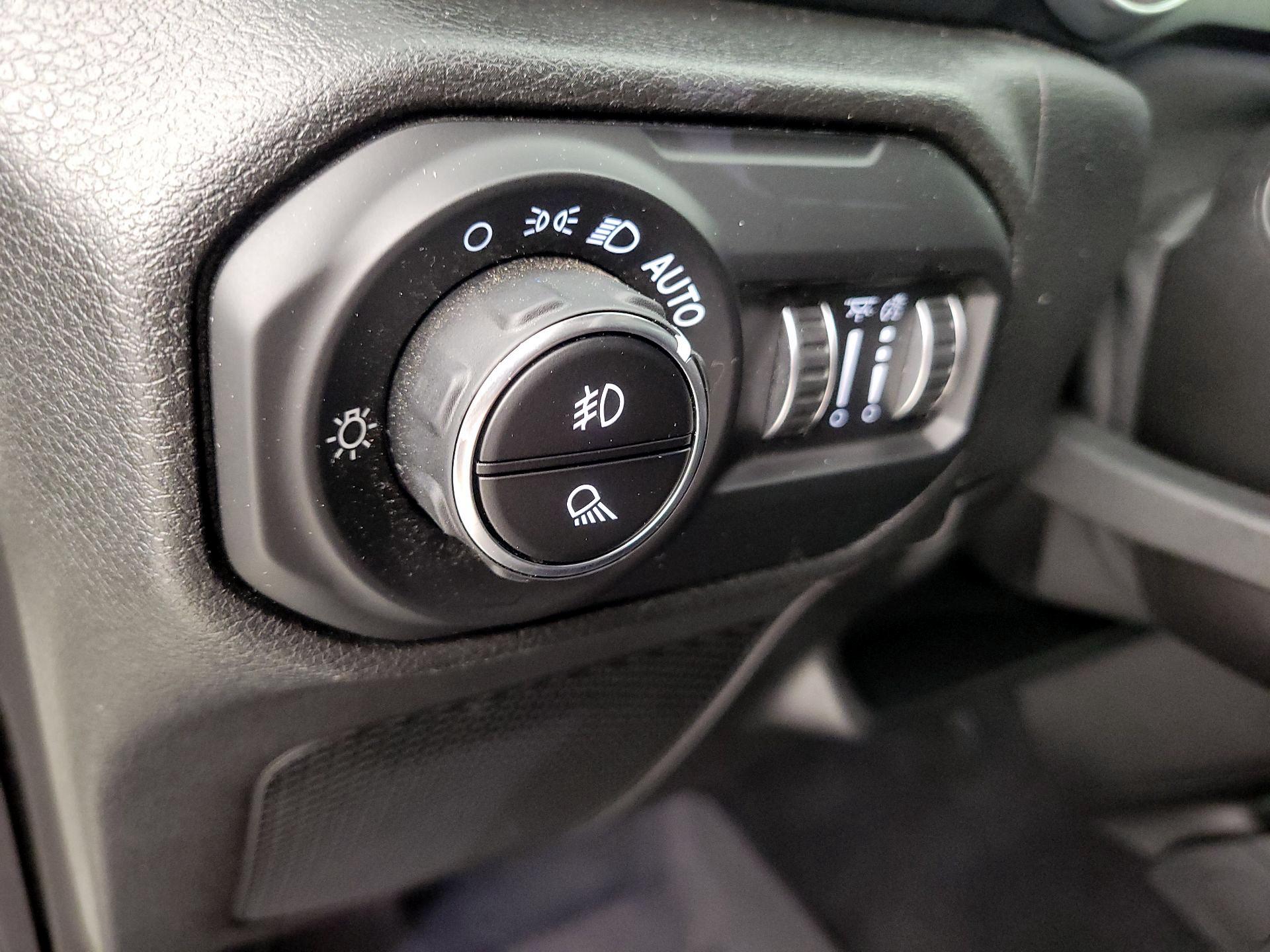 Thumbnail: 2021 Jeep Gladiator - 13