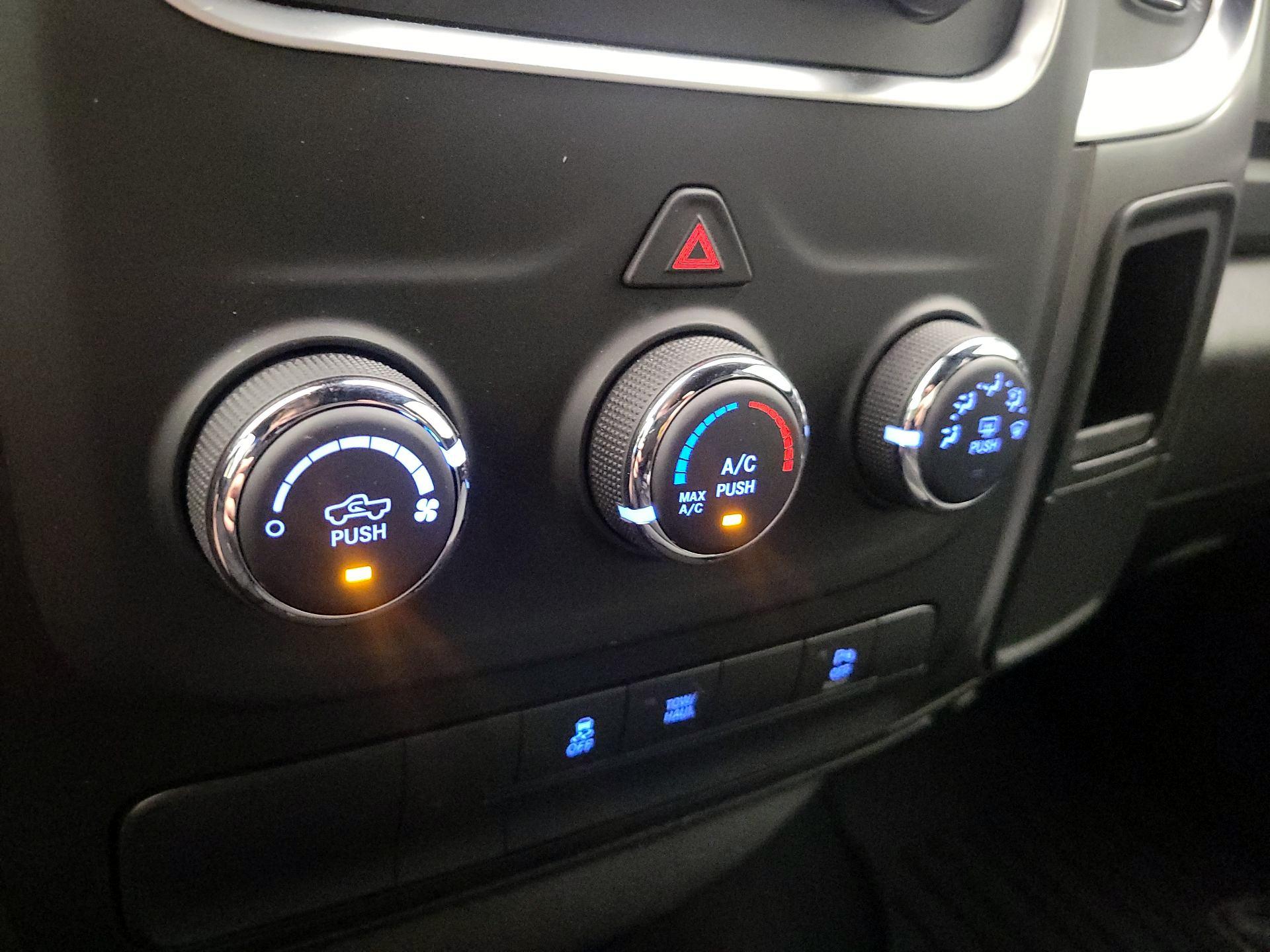 Thumbnail: 2021 RAM 1500 Classic - 16