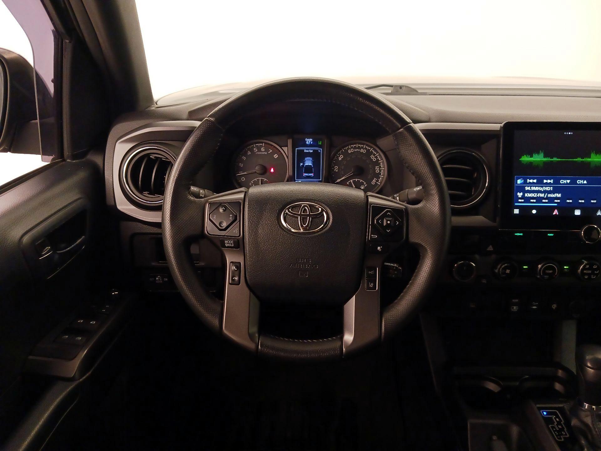 Thumbnail: 2018 Toyota Tacoma - 10