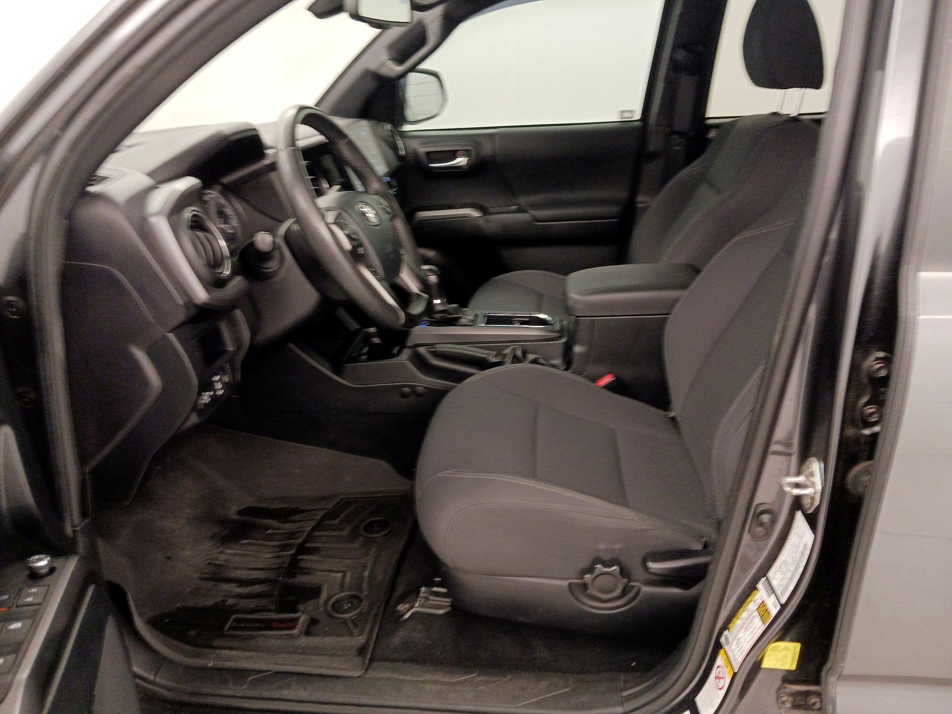 Thumbnail: 2018 Toyota Tacoma - 11