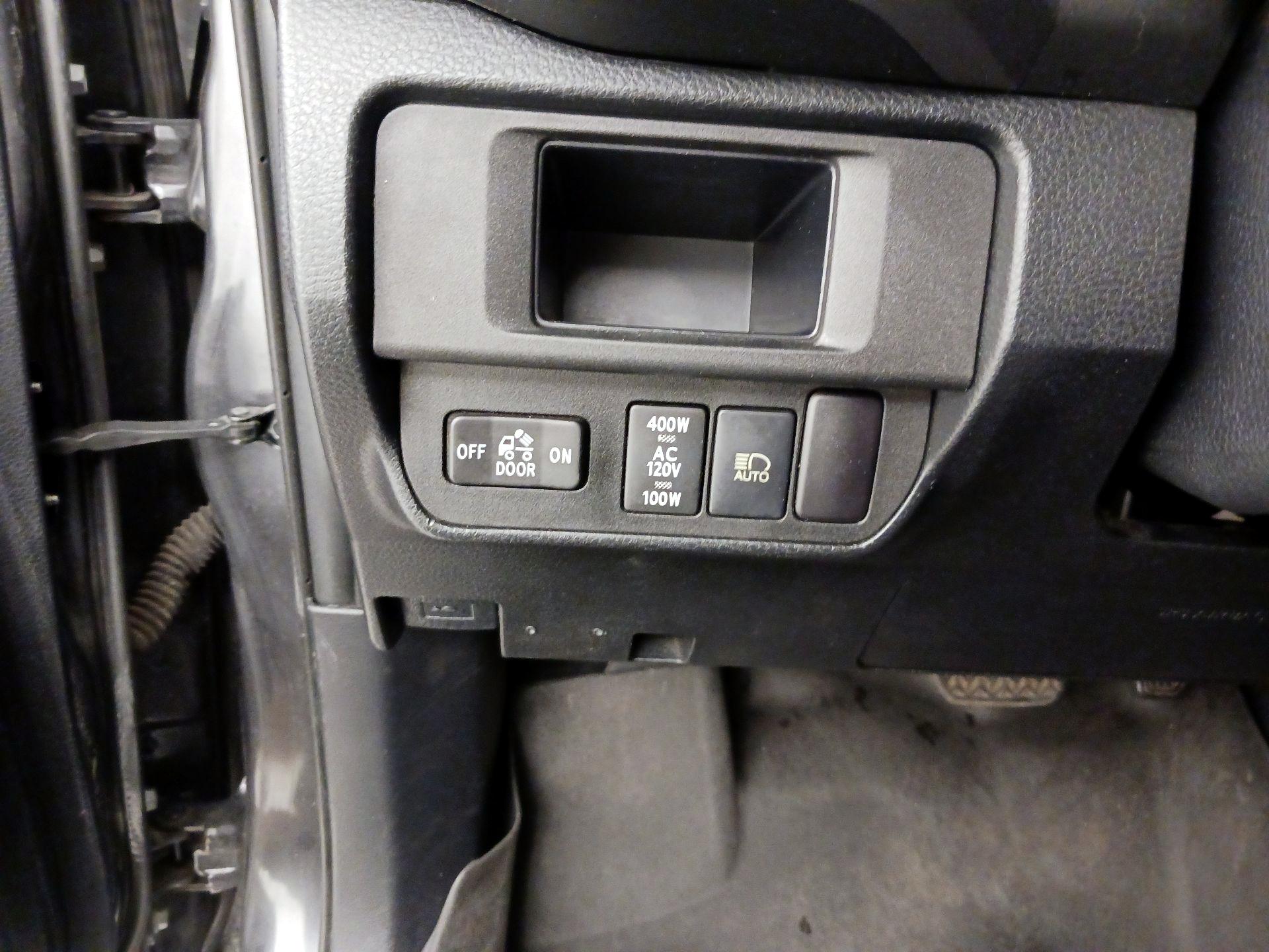 Thumbnail: 2018 Toyota Tacoma - 13