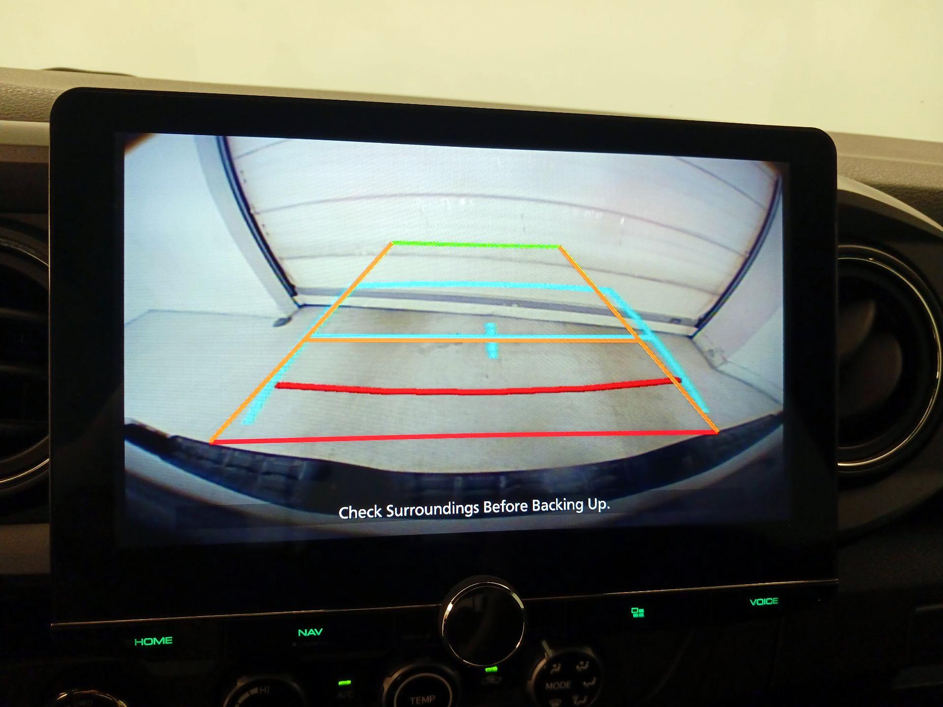 Thumbnail: 2018 Toyota Tacoma - 15