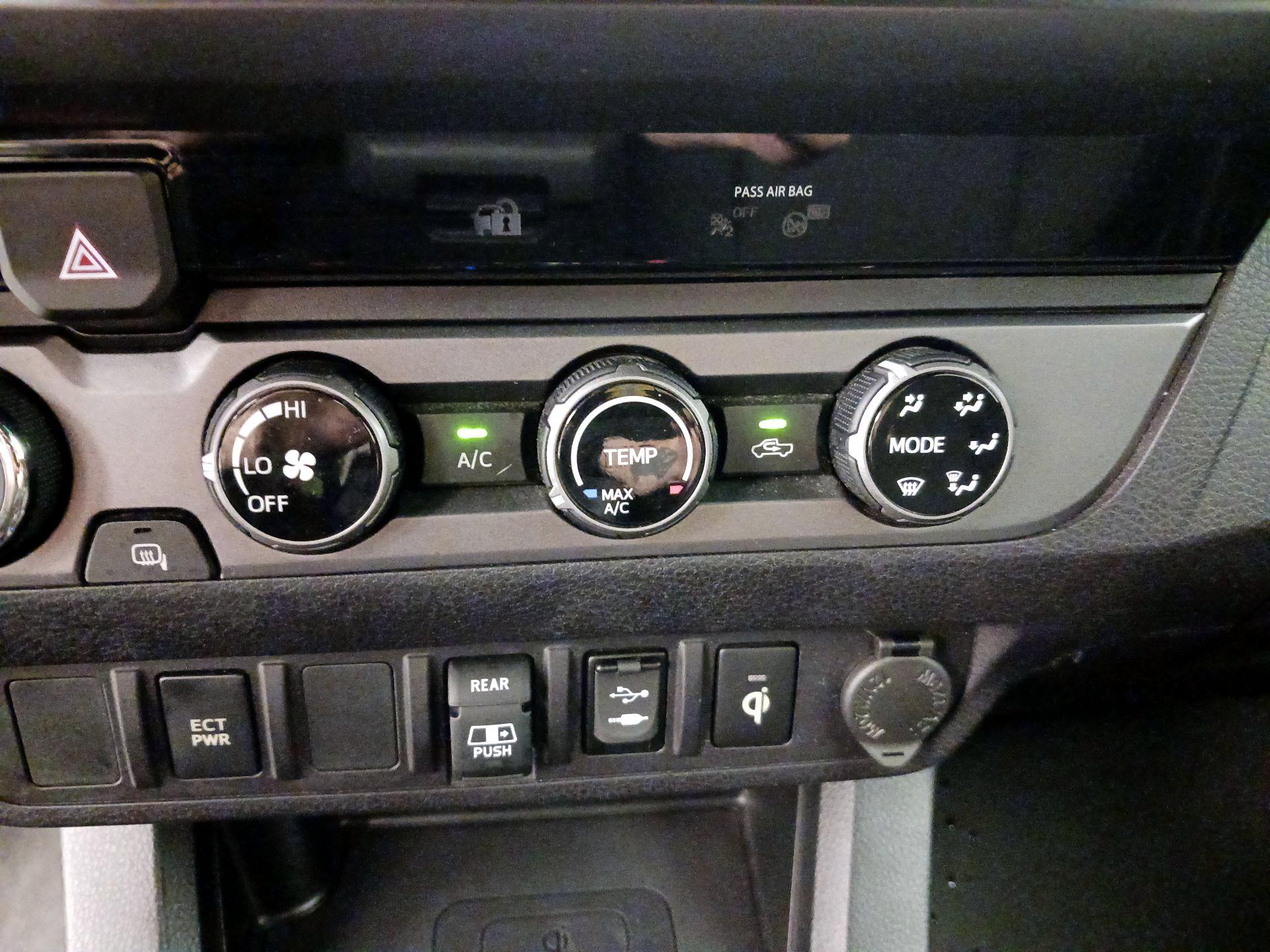 Thumbnail: 2018 Toyota Tacoma - 17