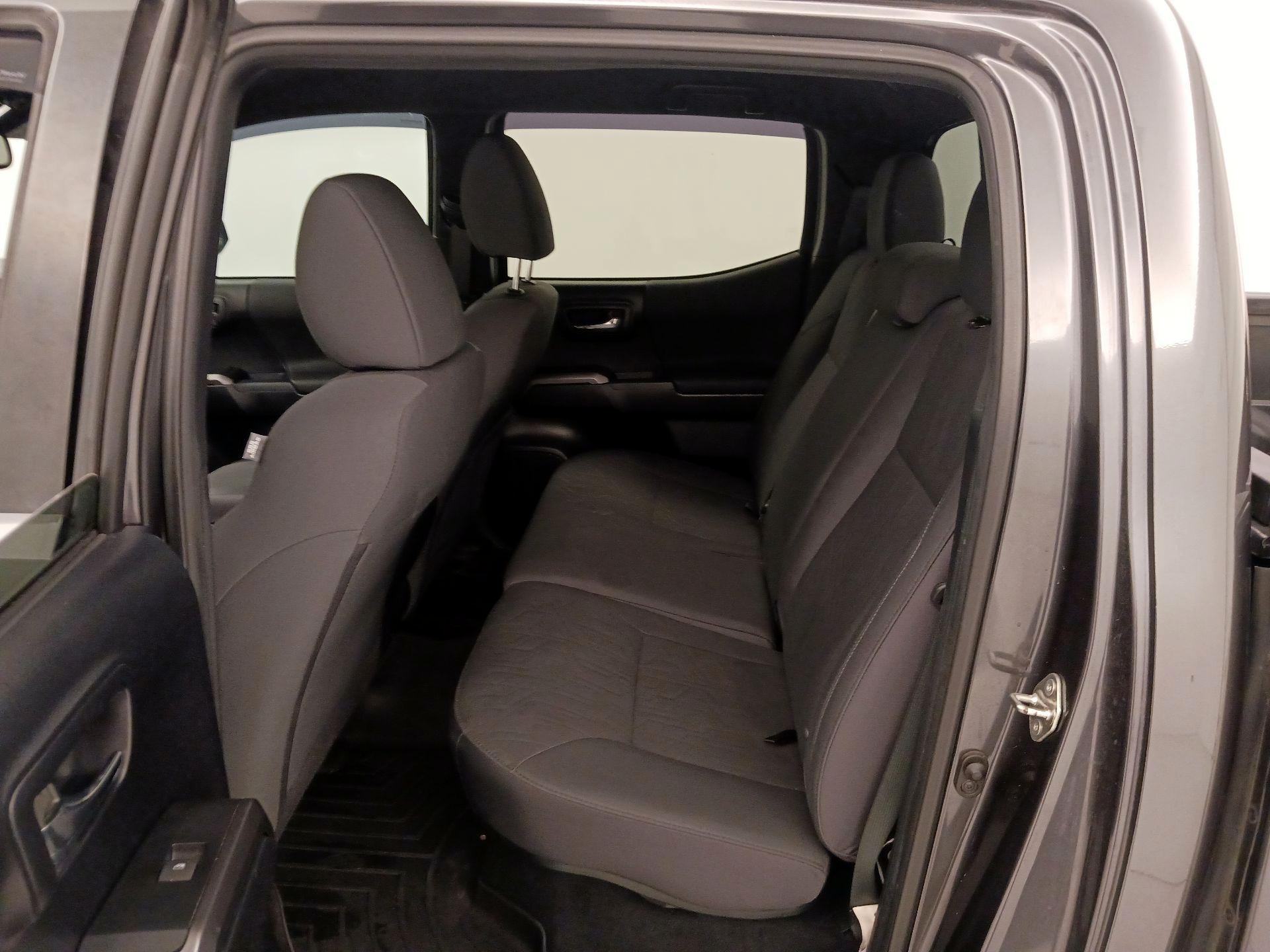 Thumbnail: 2018 Toyota Tacoma - 20