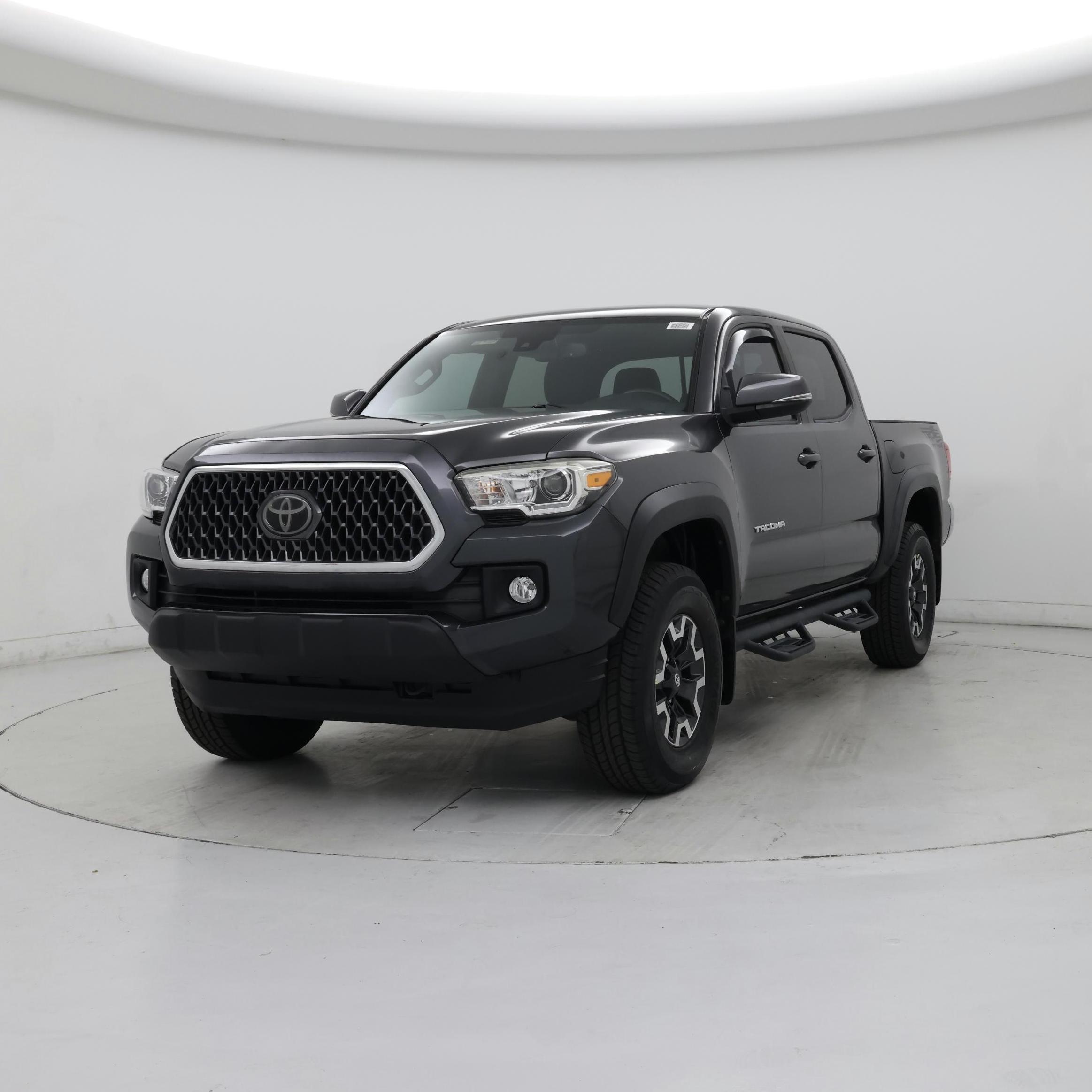 Thumbnail: 2018 Toyota Tacoma - 4