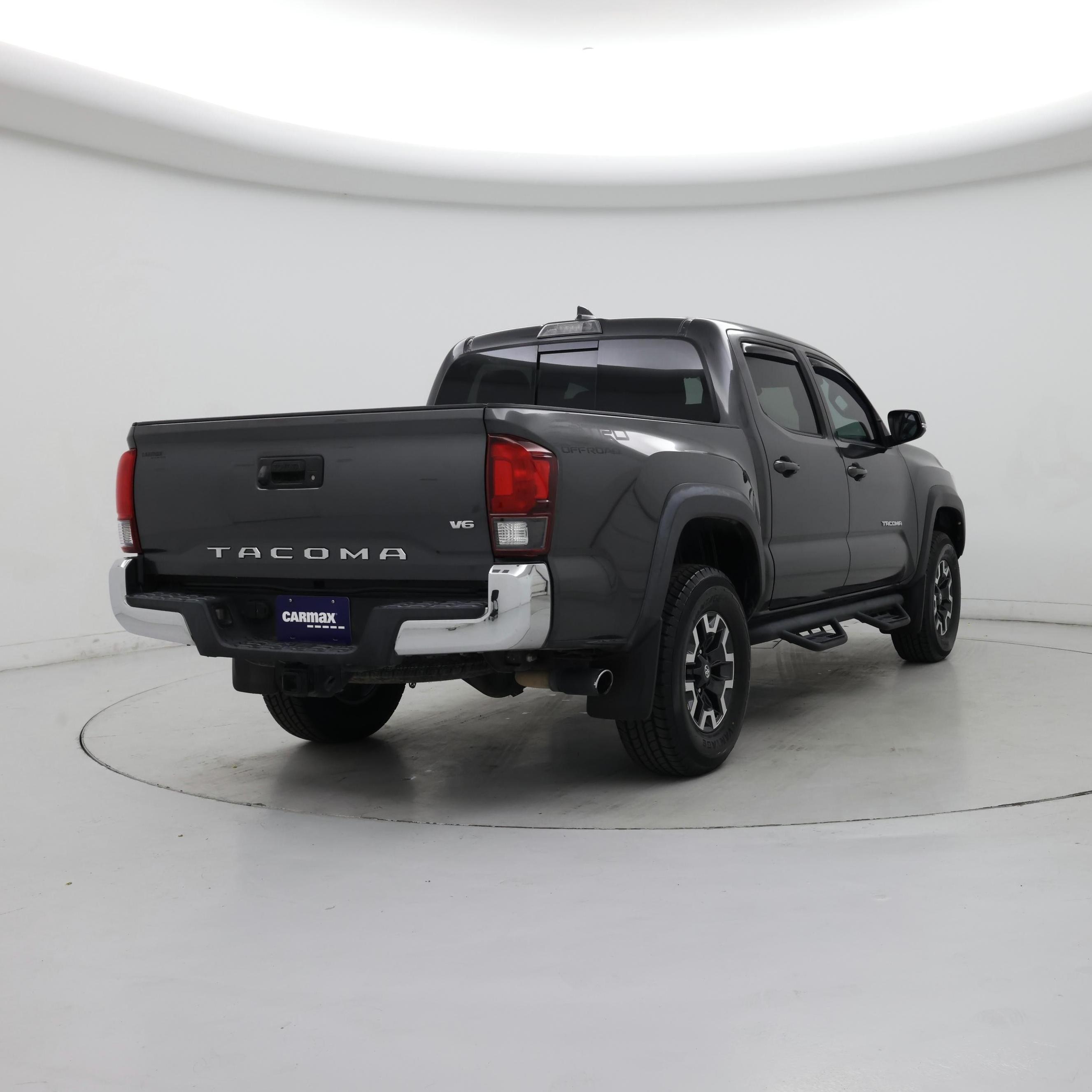Thumbnail: 2018 Toyota Tacoma - 8