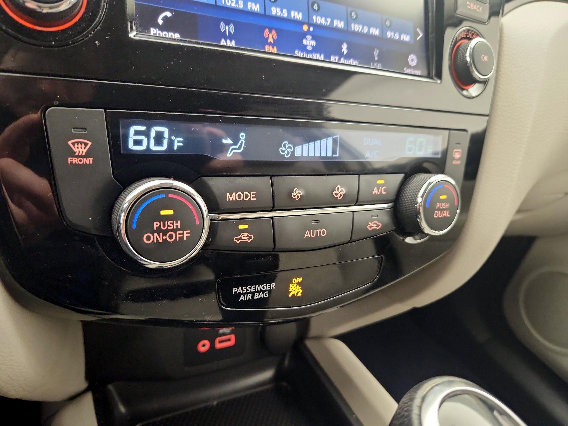 Thumbnail: 2019 Nissan Rogue Sport - 16