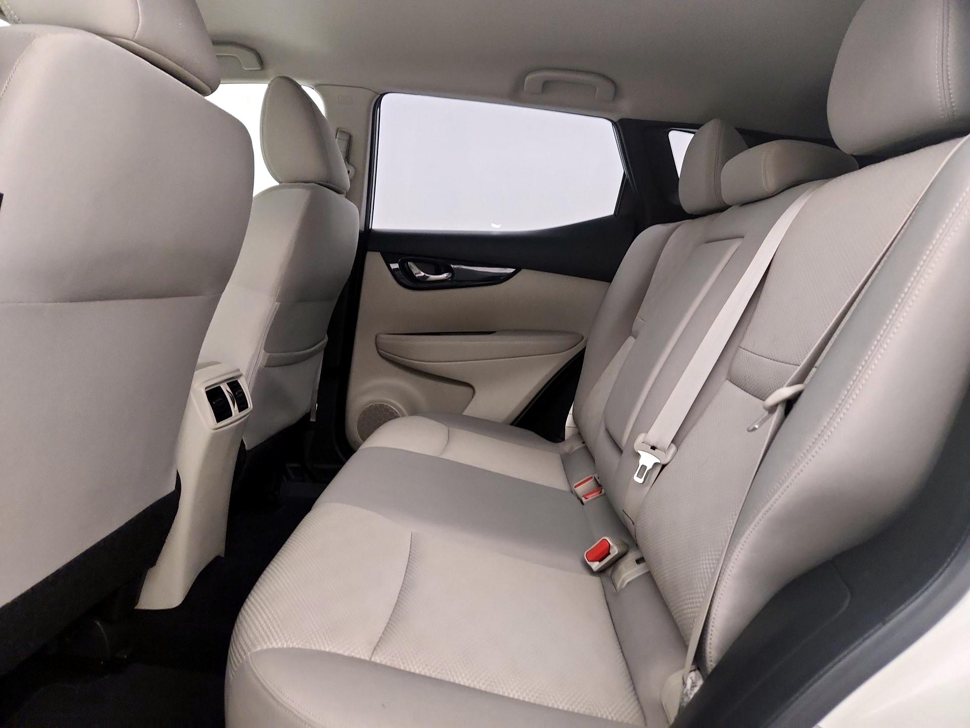 Thumbnail: 2019 Nissan Rogue Sport - 19