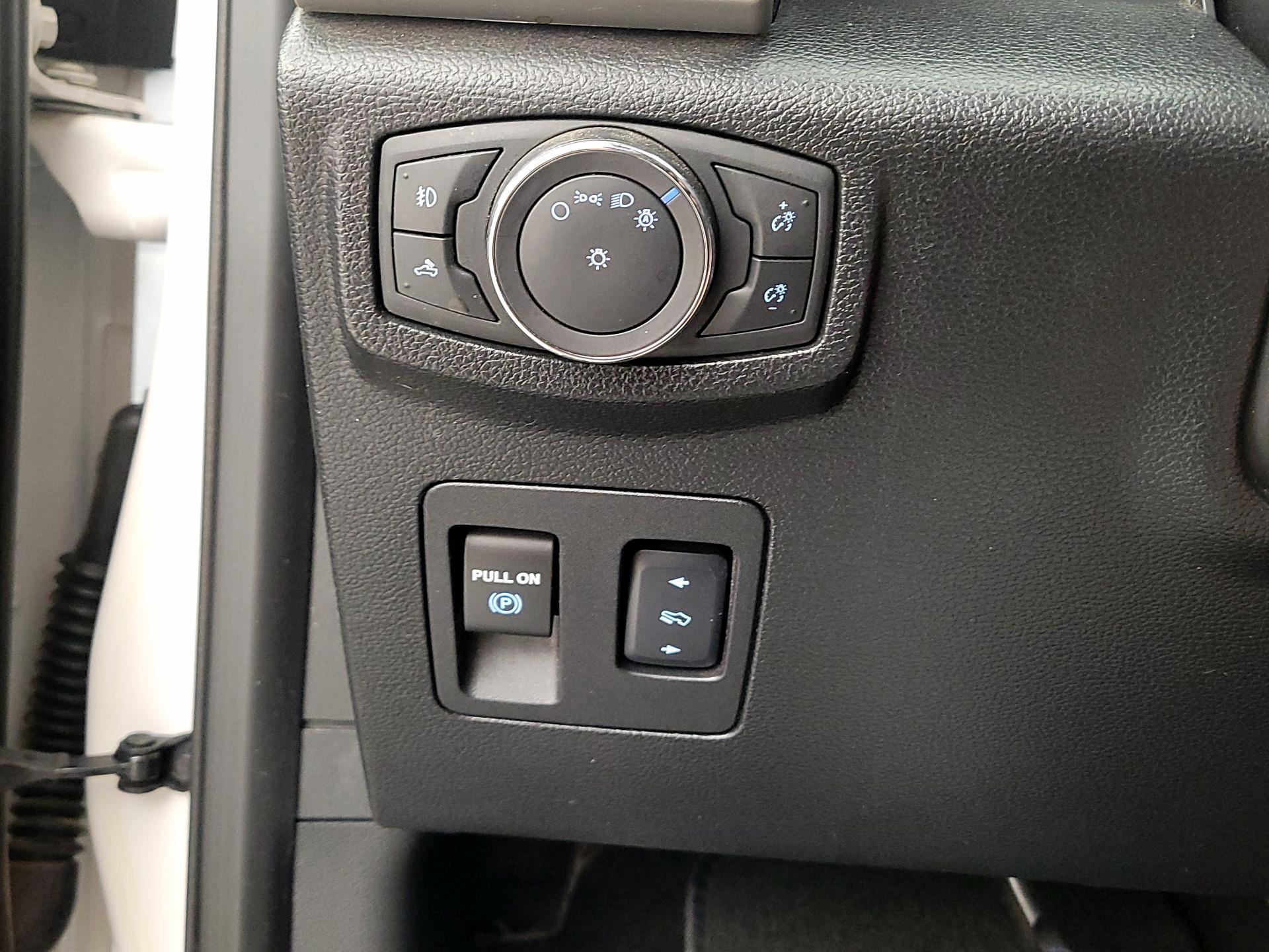 Thumbnail: 2015 Ford F-150 - 13