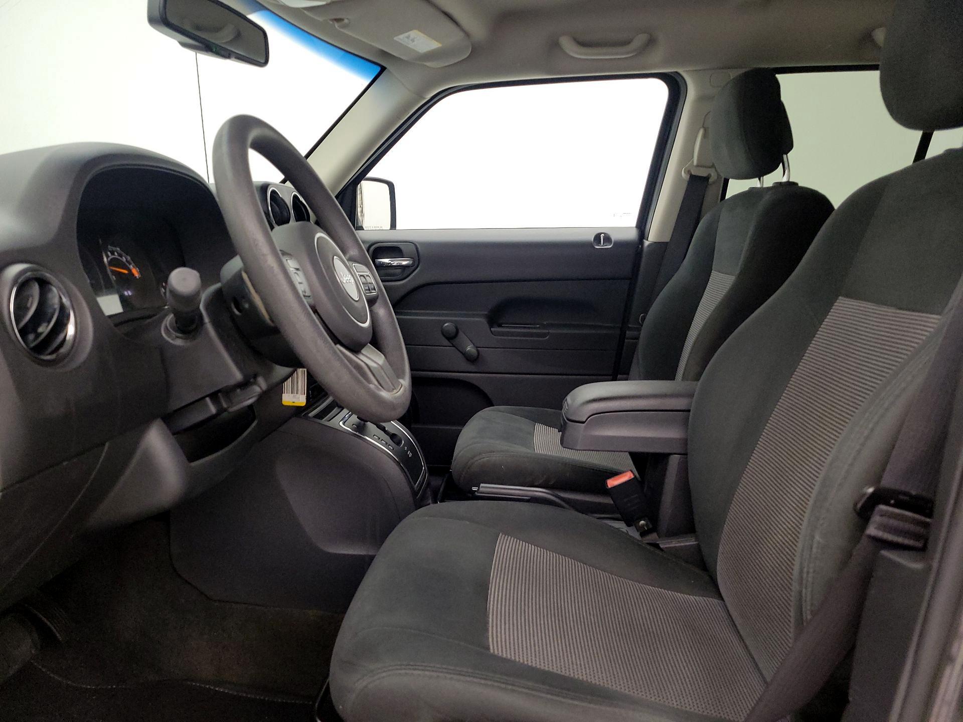 Thumbnail: 2017 Jeep Patriot - 11