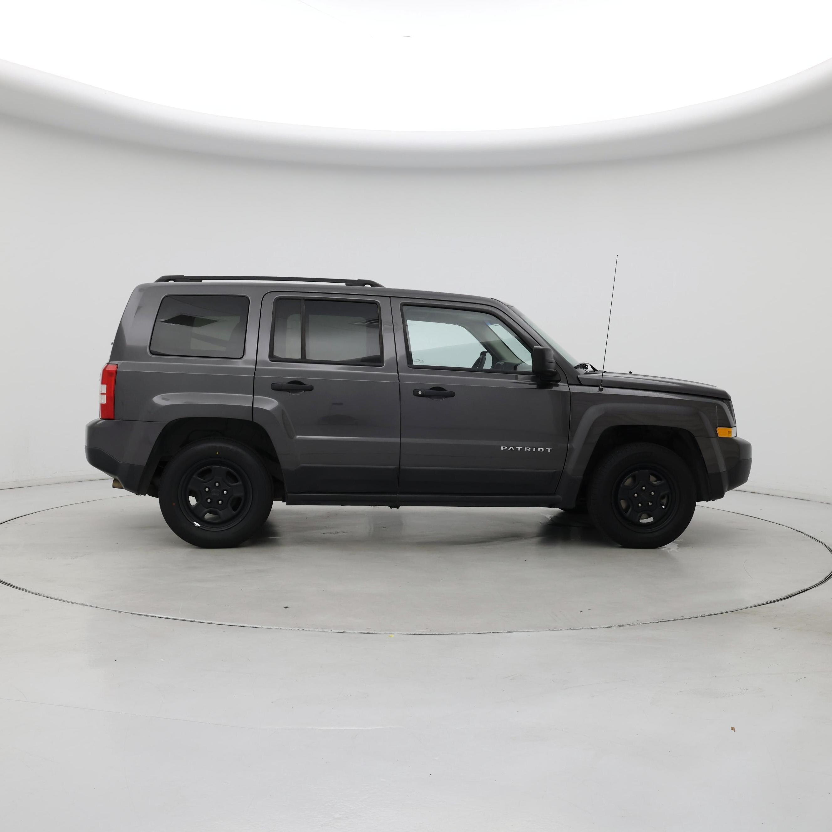 Thumbnail: 2017 Jeep Patriot - 7