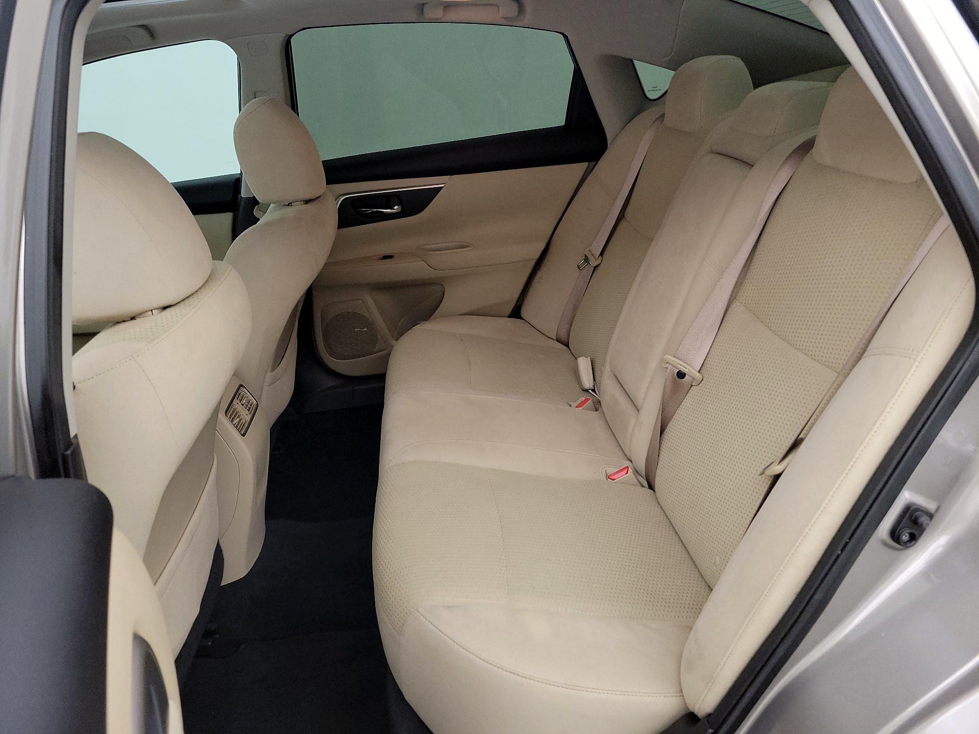 Thumbnail: 2015 Nissan Altima - 20