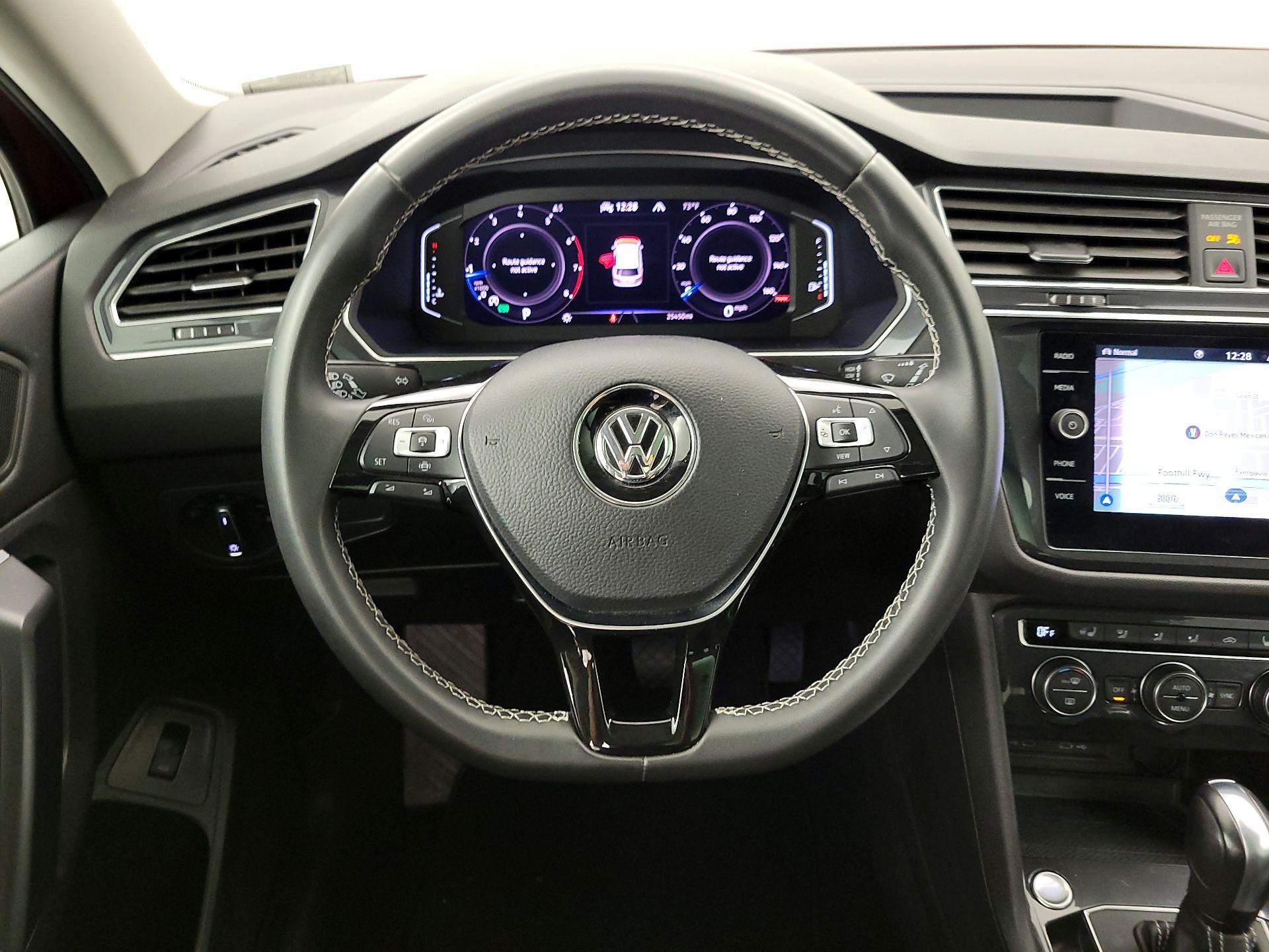 Thumbnail: 2021 Volkswagen Tiguan - 10