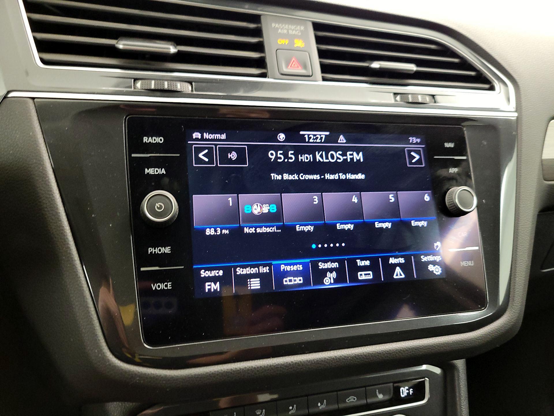 Thumbnail: 2021 Volkswagen Tiguan - 16