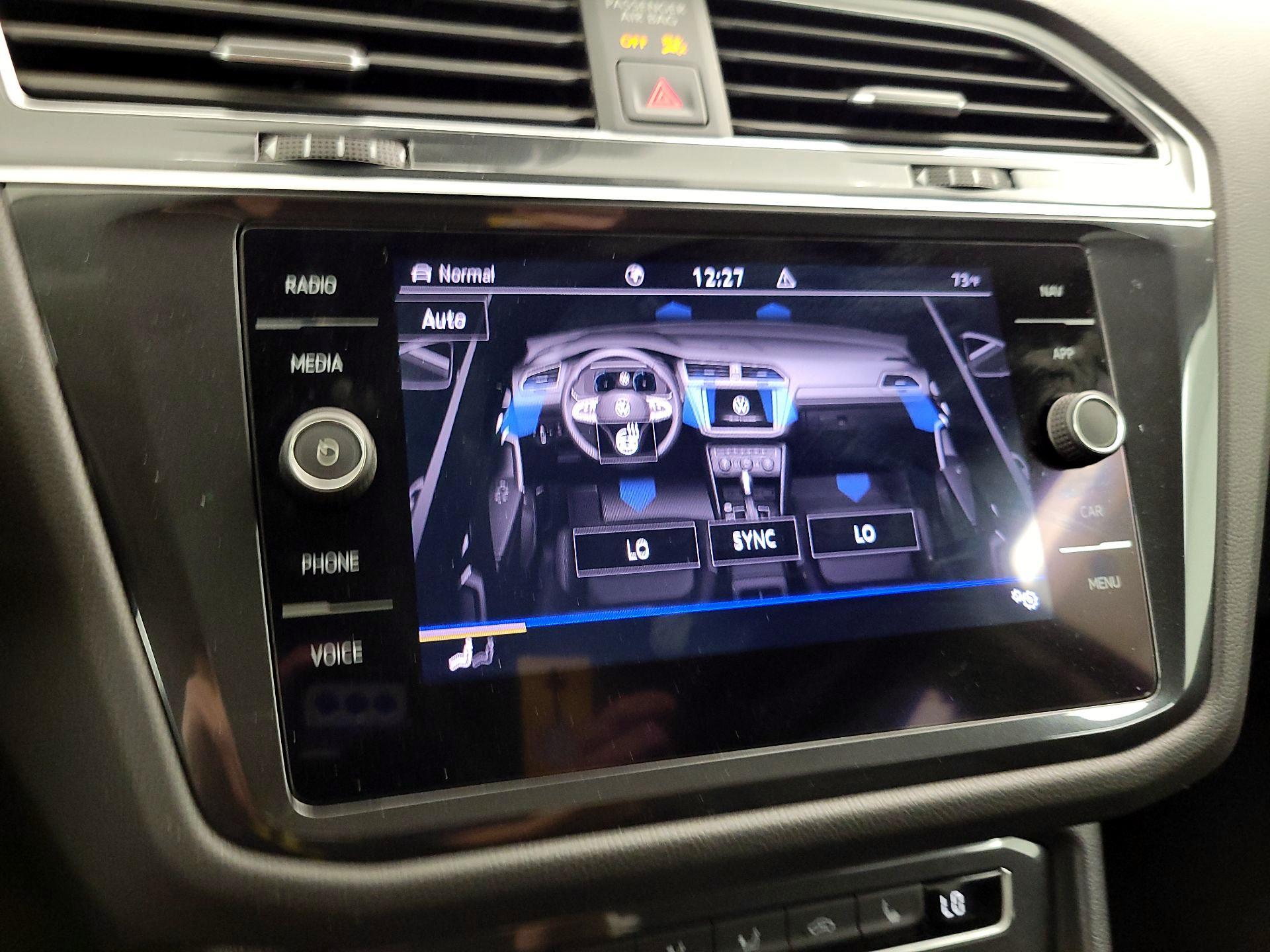 Thumbnail: 2021 Volkswagen Tiguan - 17