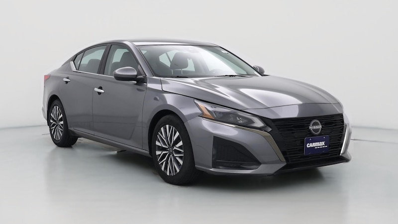 2023 Nissan Altima SV Hero Image