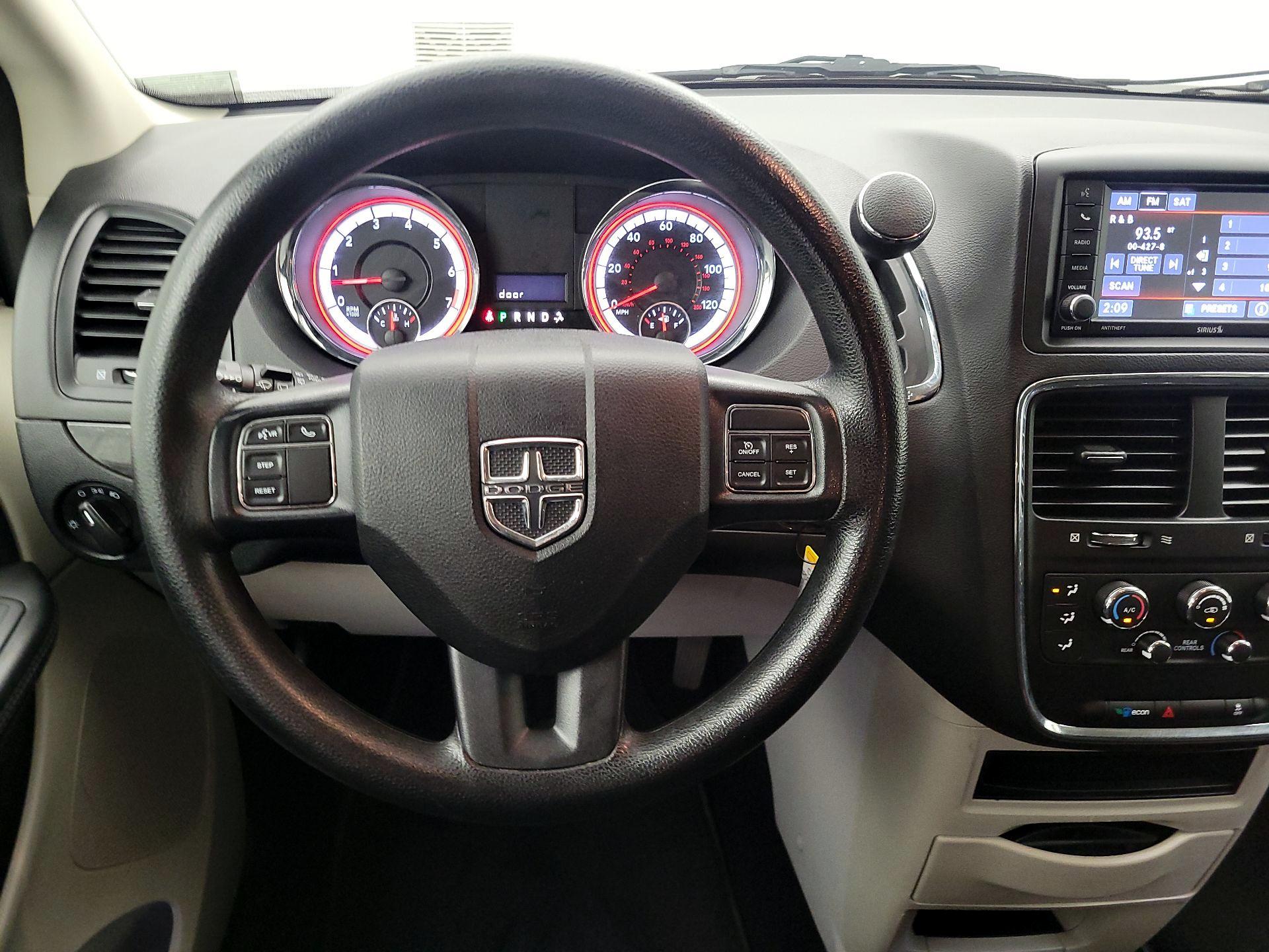 Thumbnail: 2019 Dodge Grand Caravan - 10