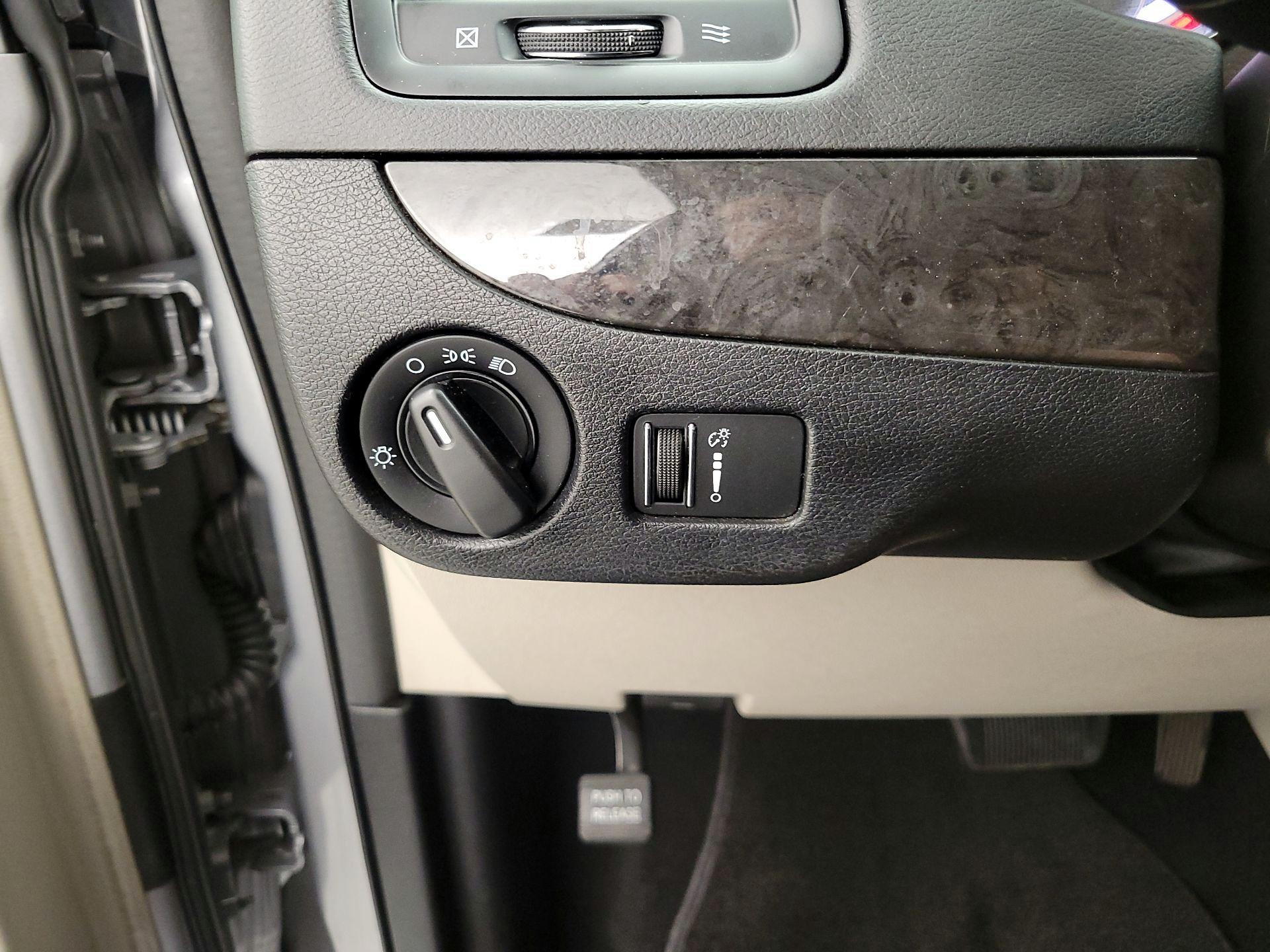 Thumbnail: 2019 Dodge Grand Caravan - 13