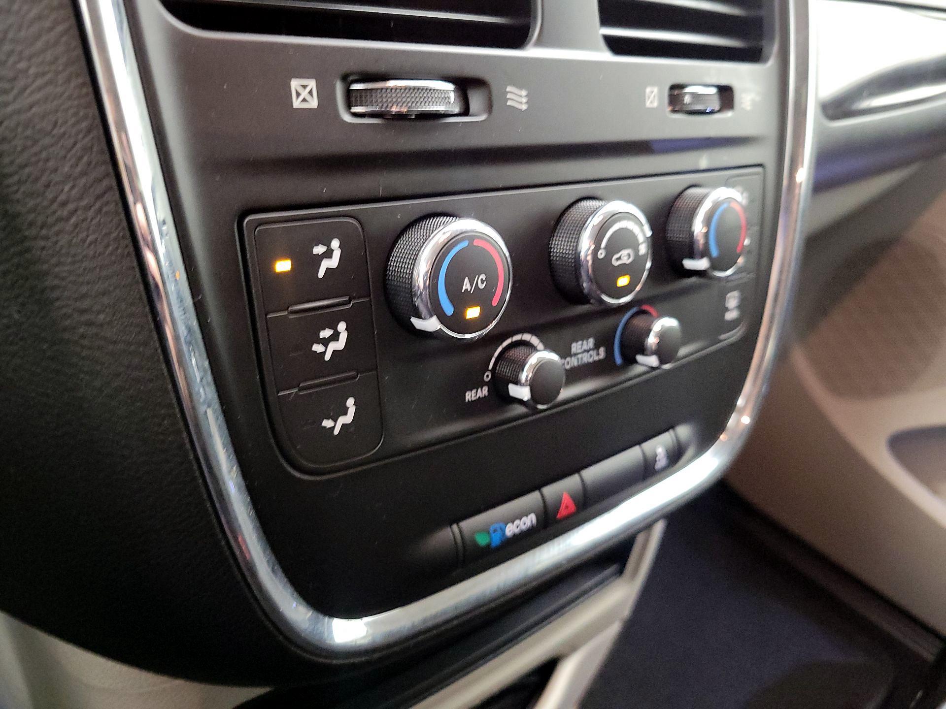 Thumbnail: 2019 Dodge Grand Caravan - 16