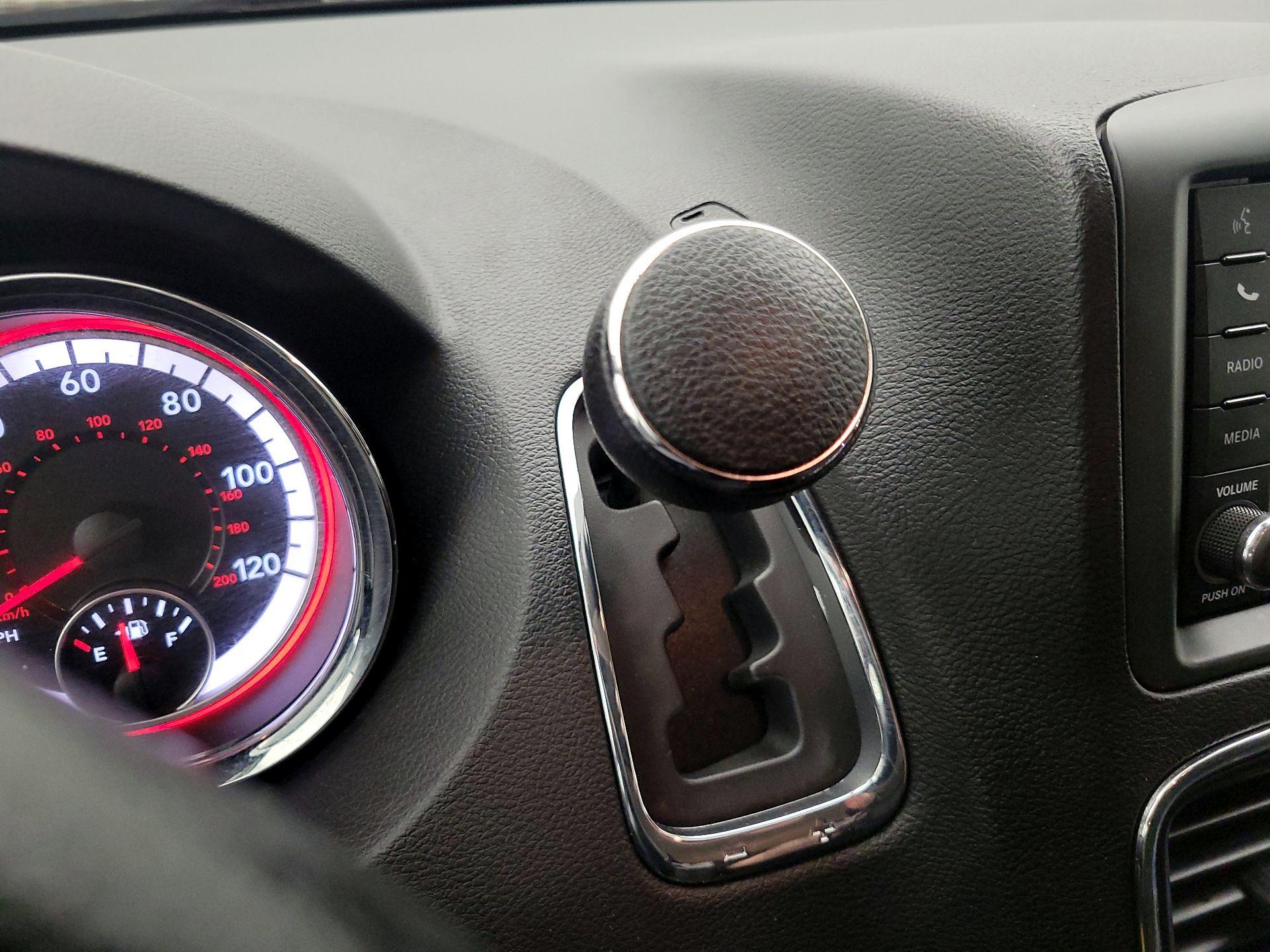 Thumbnail: 2019 Dodge Grand Caravan - 17