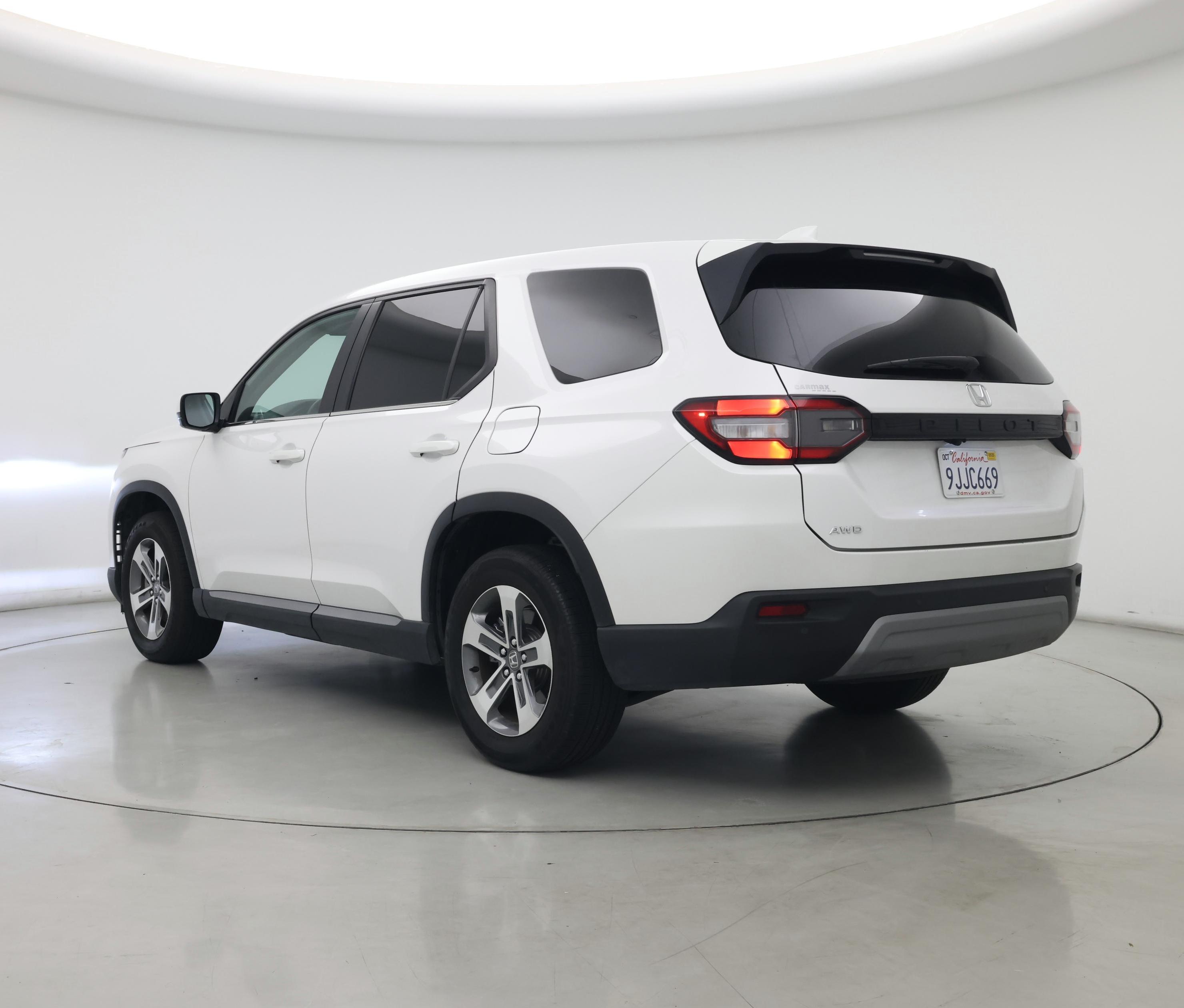 Thumbnail: 2023 Honda Pilot - 2