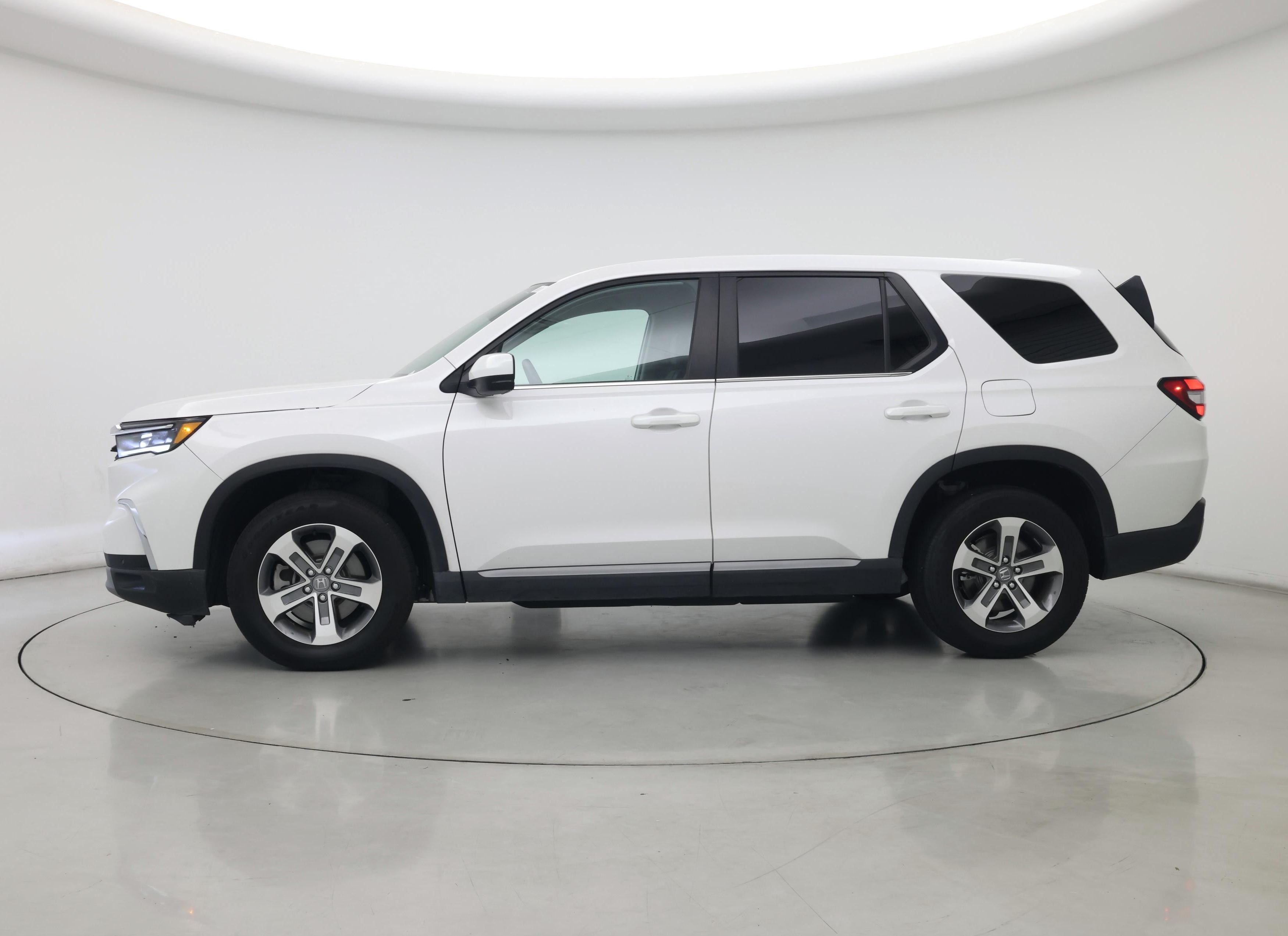 Thumbnail: 2023 Honda Pilot - 3